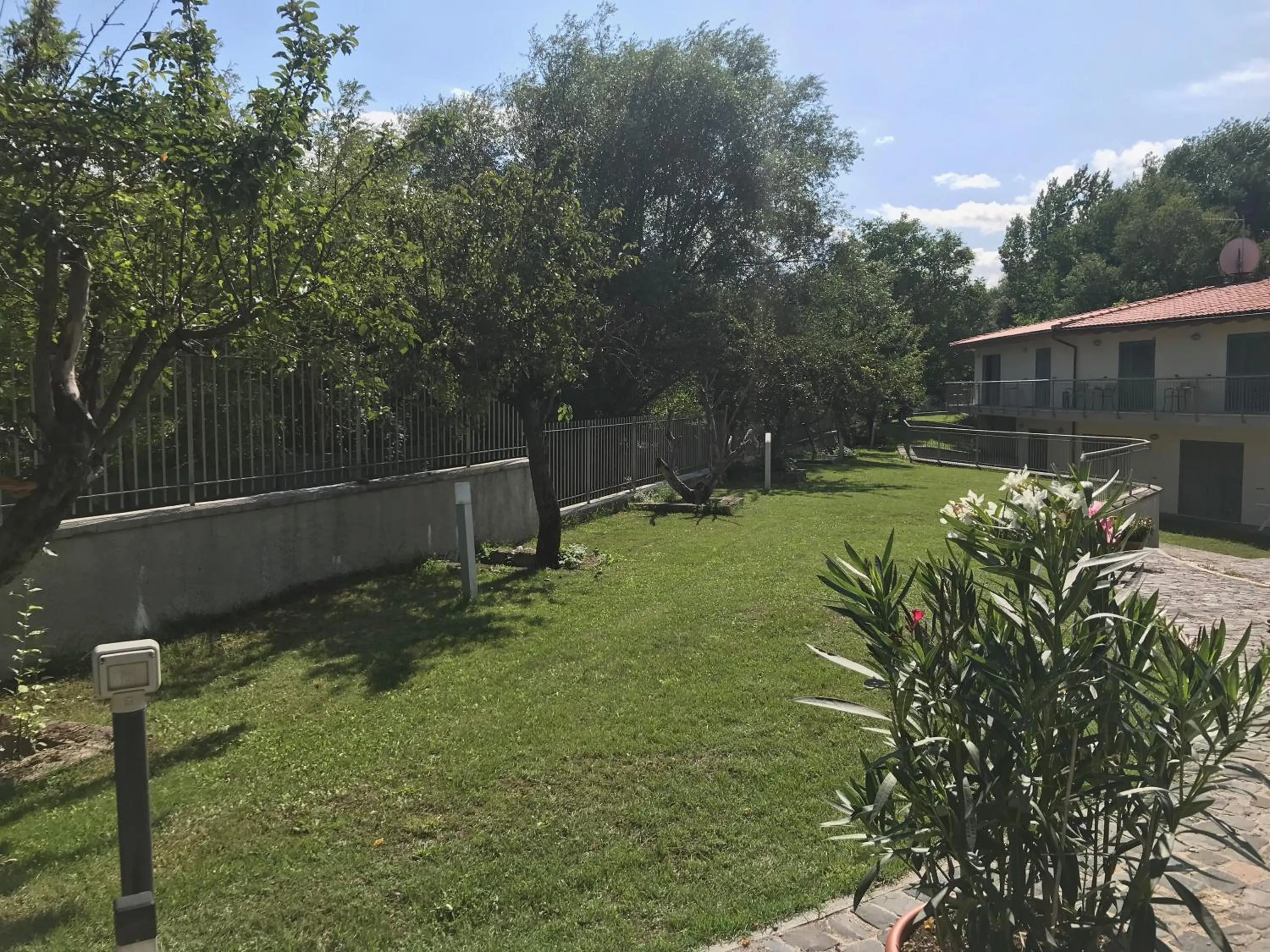 Garden view in B&B Oasi Vetoio