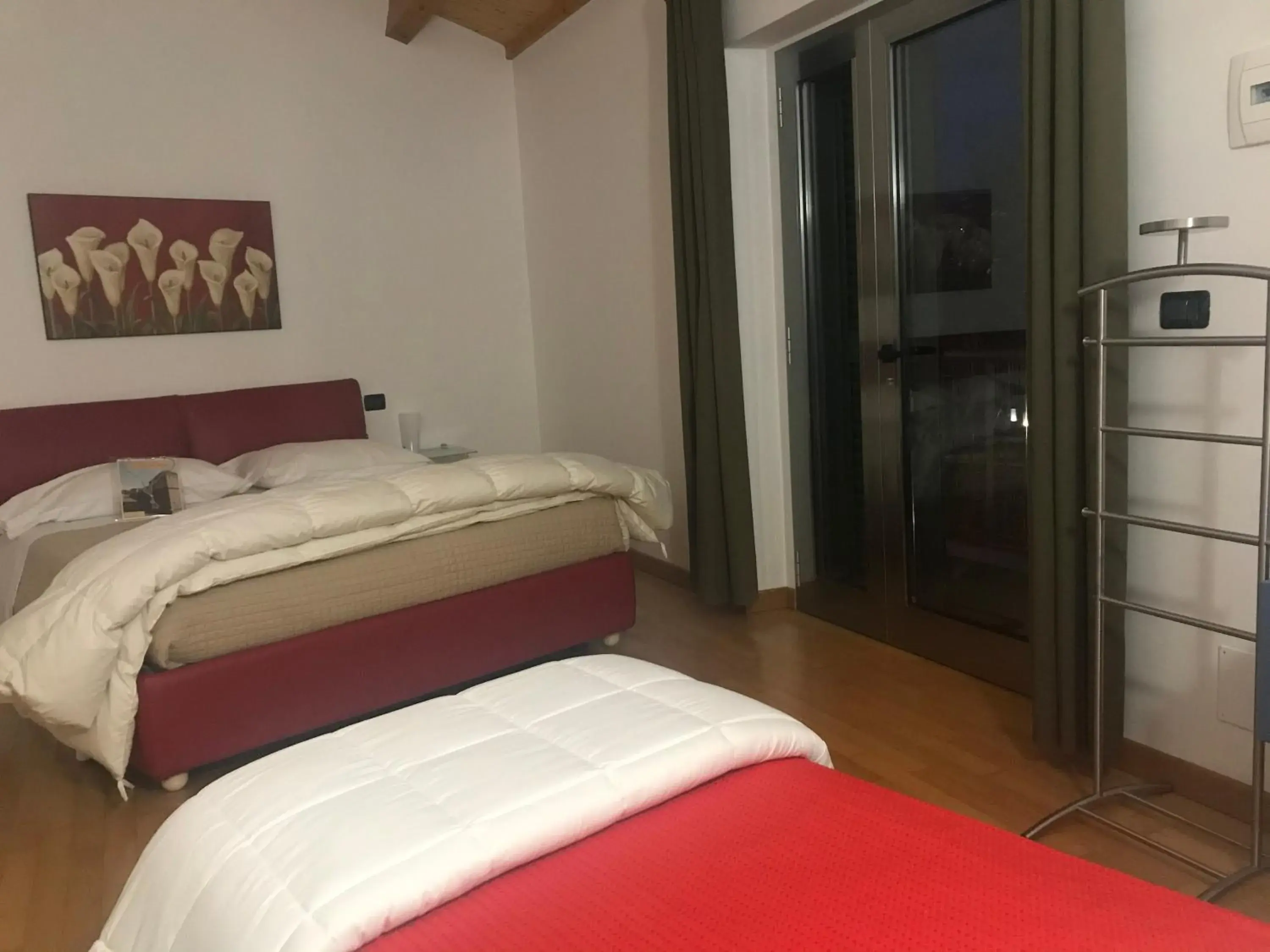 Comfort Triple Room with Shower in B&B Oasi Vetoio Comfort Triple Room with Shower in B&B Oasi Vetoio