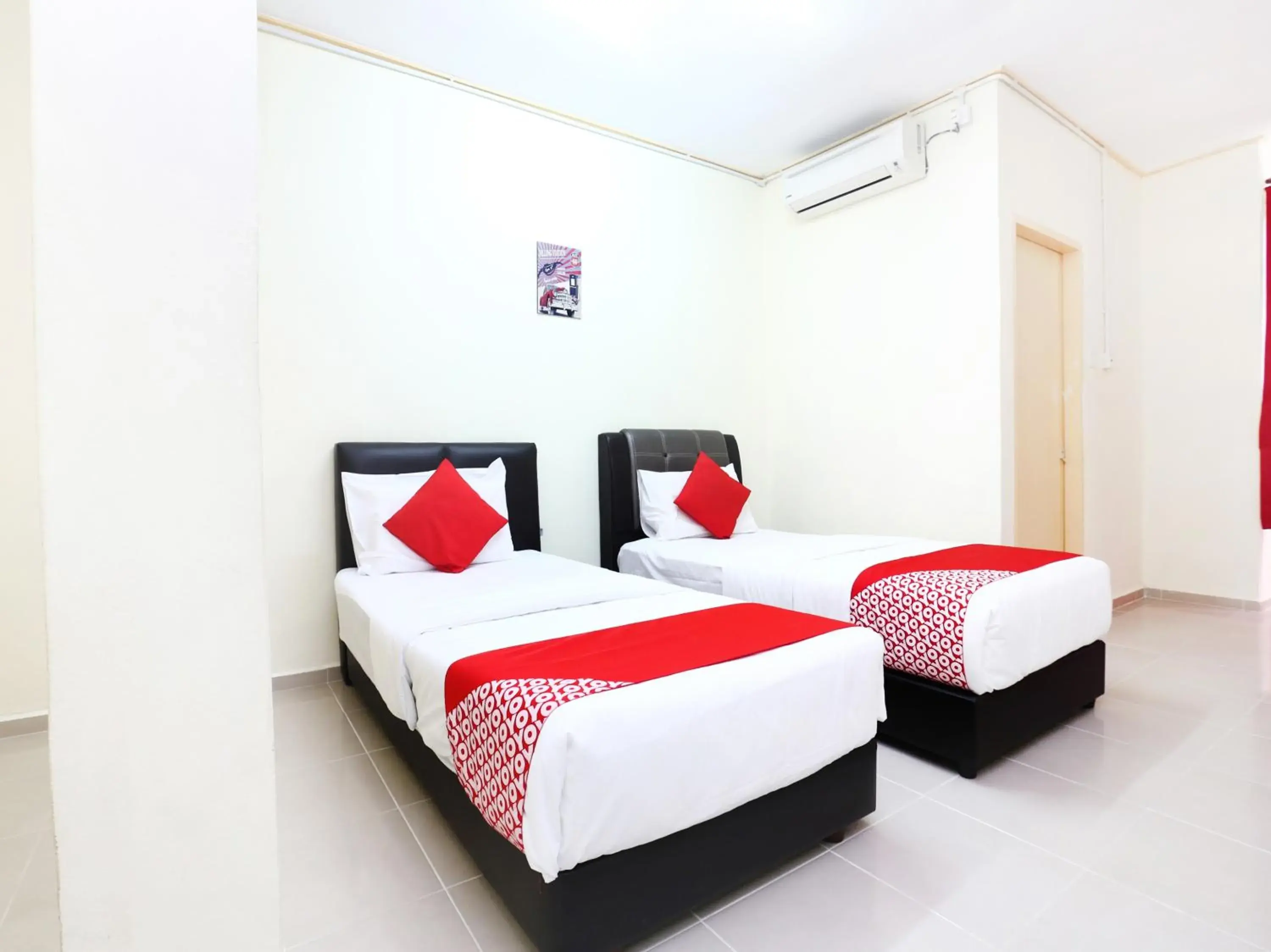 Deluxe Twin Room in Hotel O Pelangi Marang Deluxe Twin Room in Hotel O Pelangi Marang