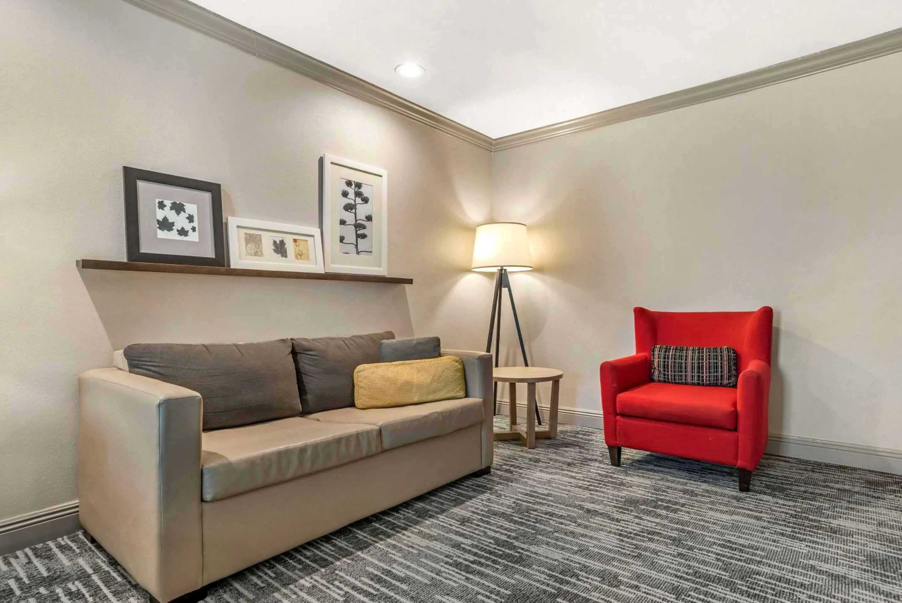 Bedroom in Country Inn & Suites by Radisson, Metairie New Orleans , LA