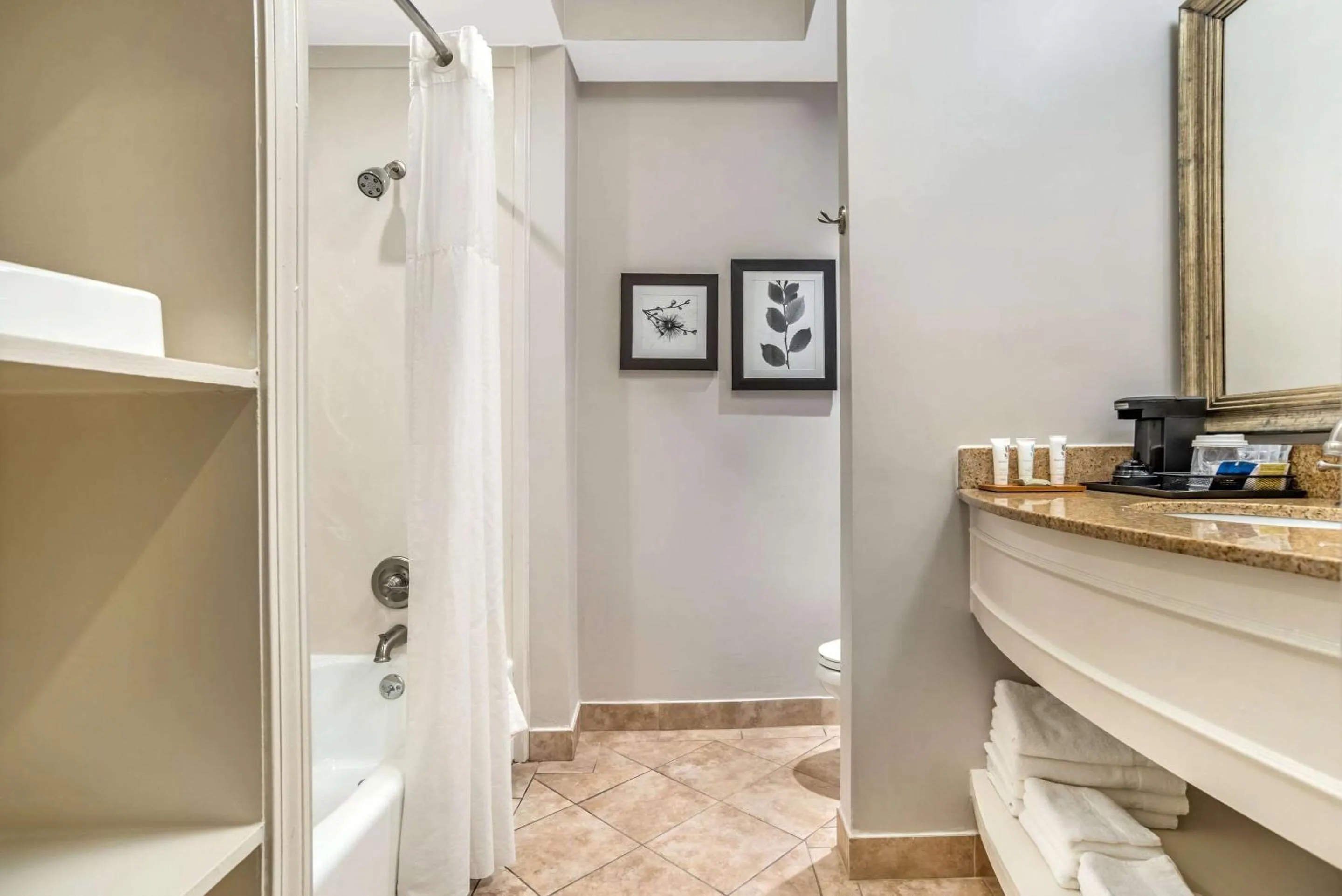 Bedroom in Country Inn & Suites by Radisson, Metairie New Orleans , LA