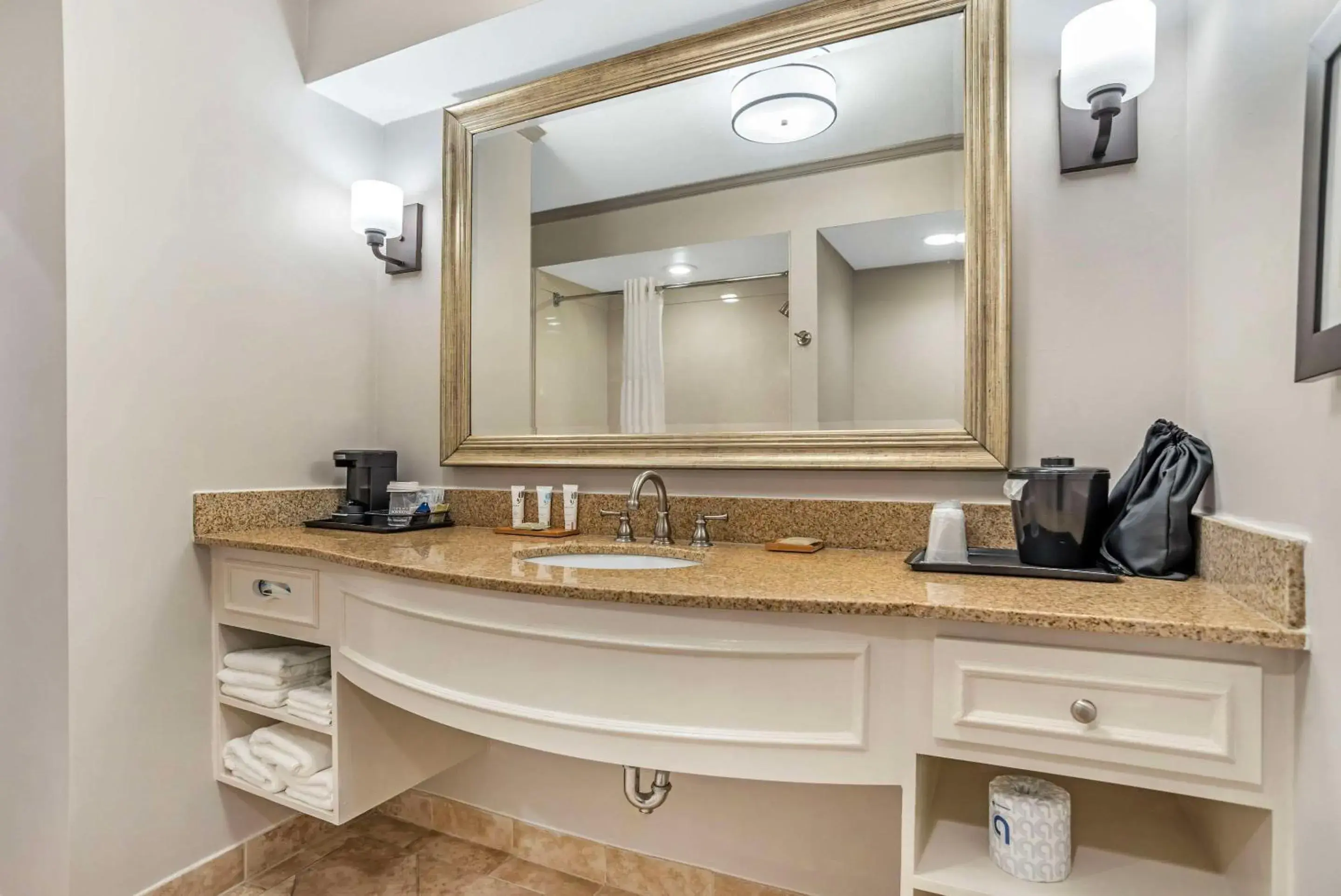 King Studio Suite with Sofa Bed - Non-Smoking in Country Inn & Suites by Radisson, Metairie New Orleans , LA King Studio Suite with Sofa Bed - Non-Smoking in Country Inn & Suites by Radisson, Metairie New Orleans , LA