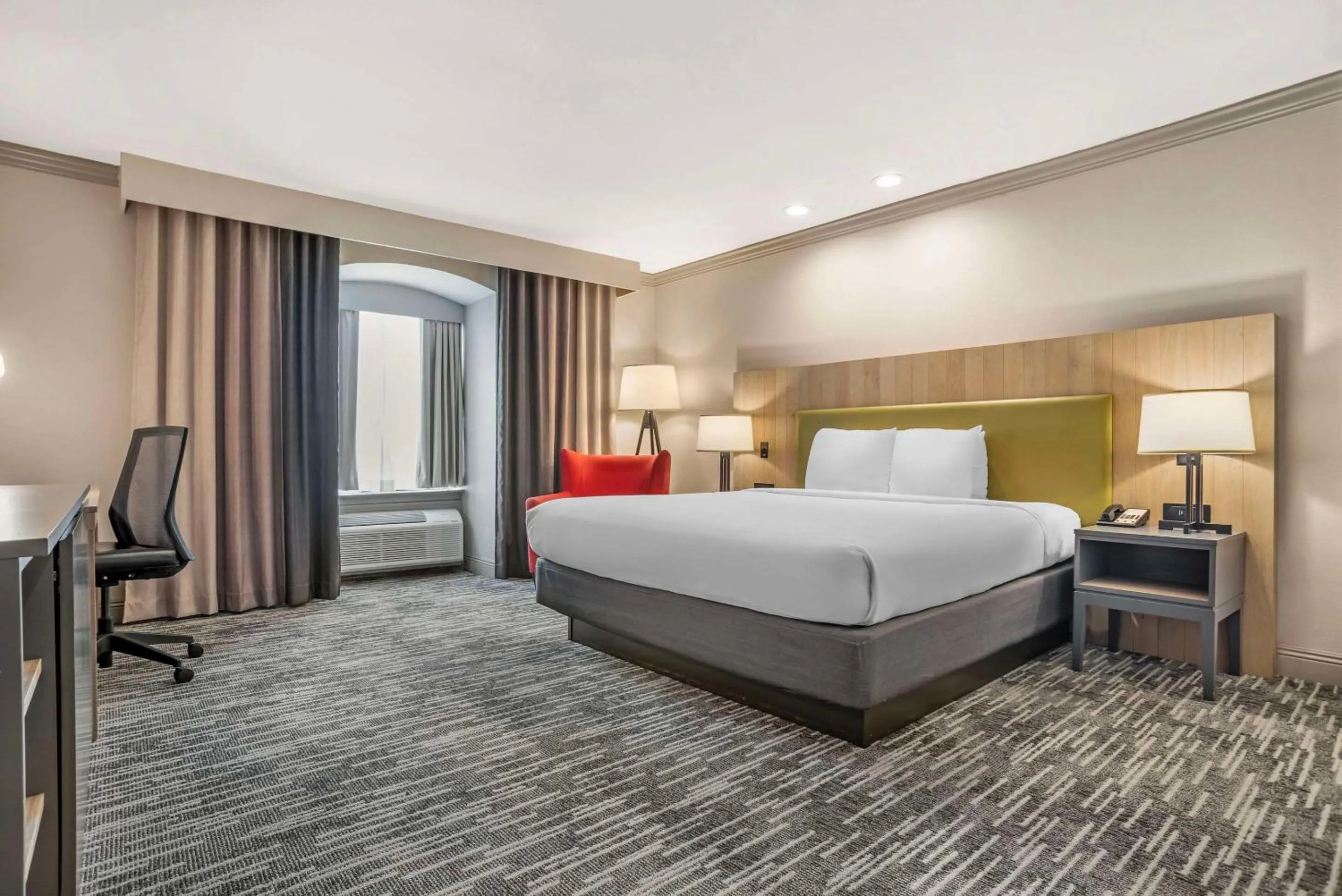 Bedroom, Bed in Country Inn & Suites by Radisson, Metairie New Orleans , LA