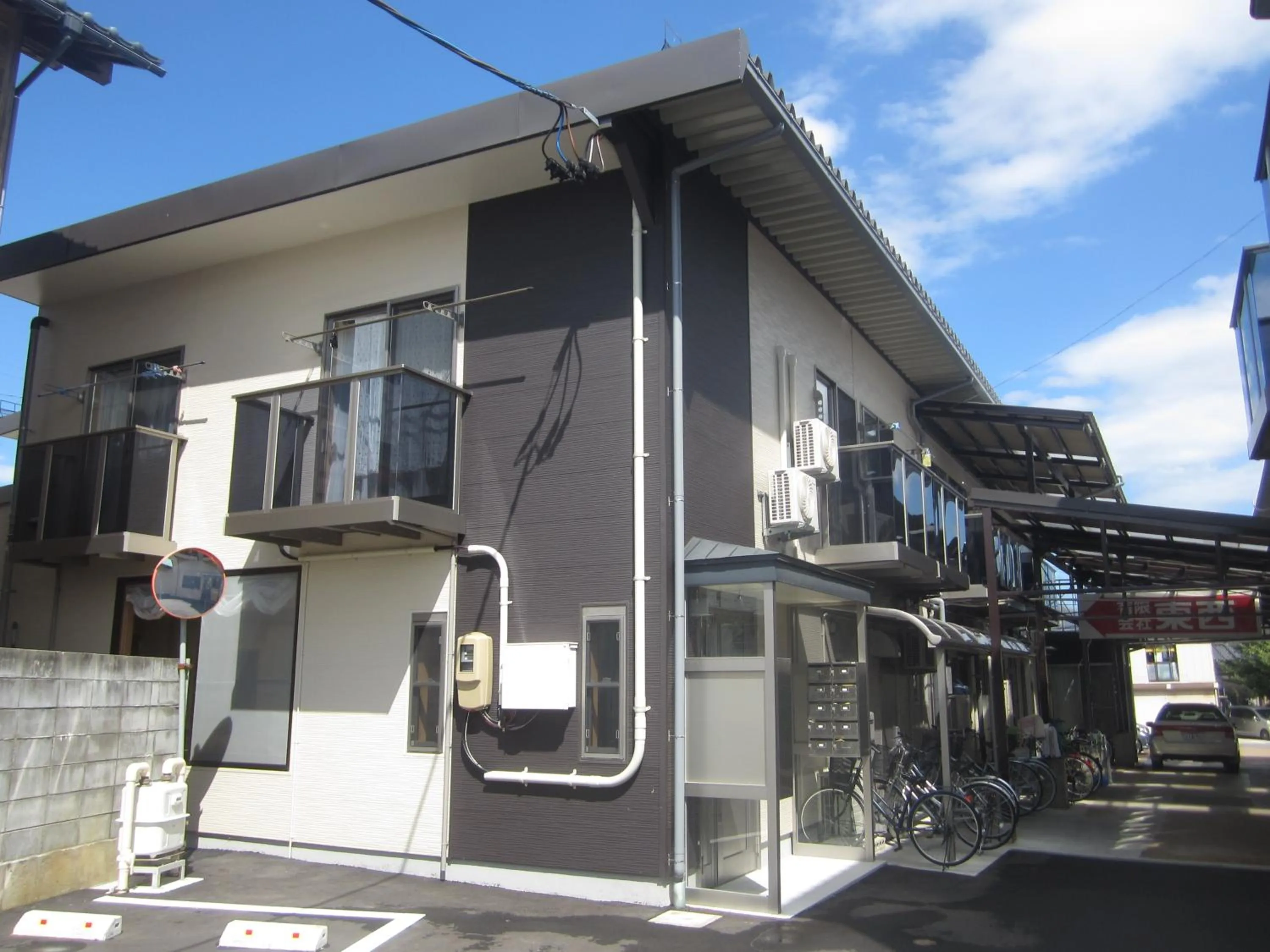 Facade/entrance in I・ecoⅢ（アイエコスリー）