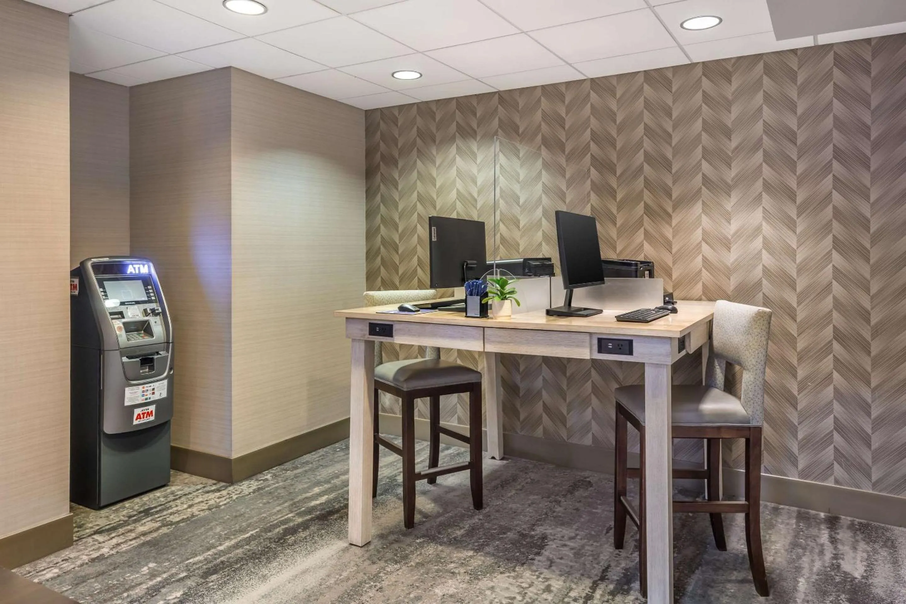 Business facilities in Comfort Inn & Suites Logan International Airport