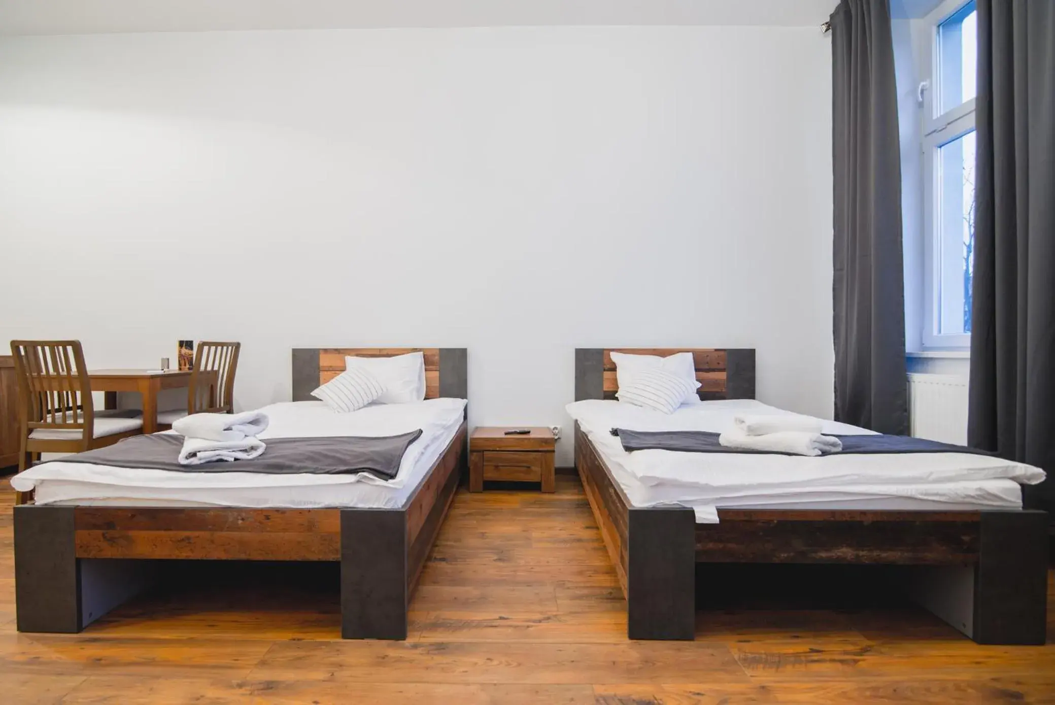 Studio with Sofa Bed - single occupancy in Oak Tree Old Town Apartments Studio with Sofa Bed - single occupancy in Oak Tree Old Town Apartments