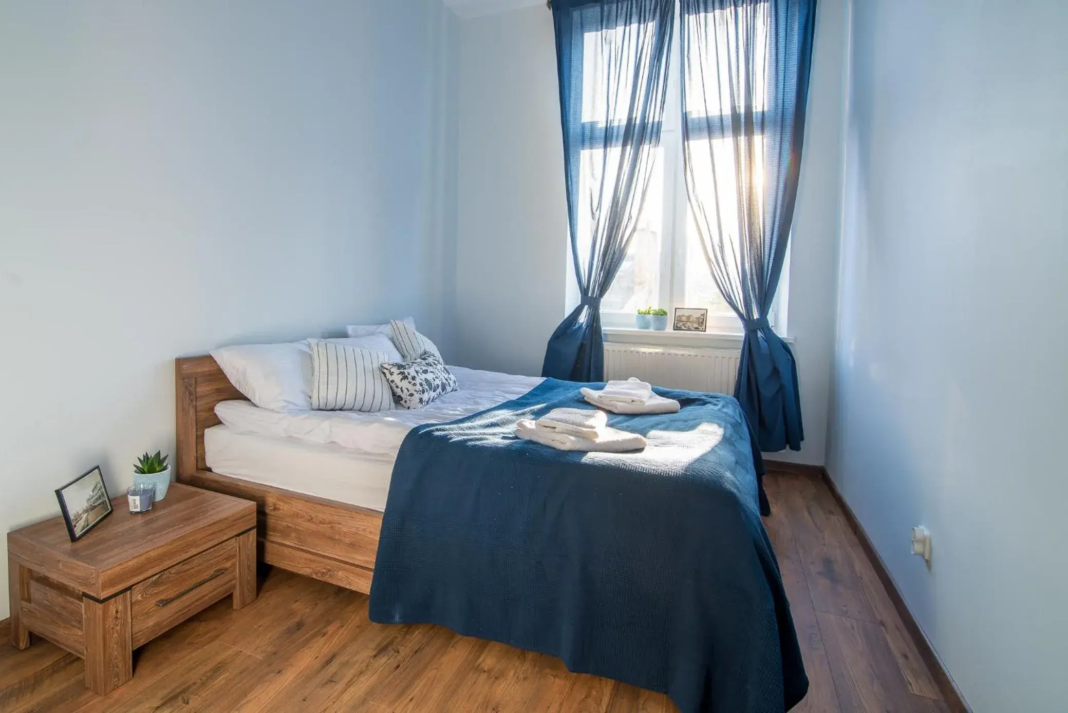 One-Bedroom Apartment - single occupancy in Oak Tree Old Town Apartments One-Bedroom Apartment - single occupancy in Oak Tree Old Town Apartments