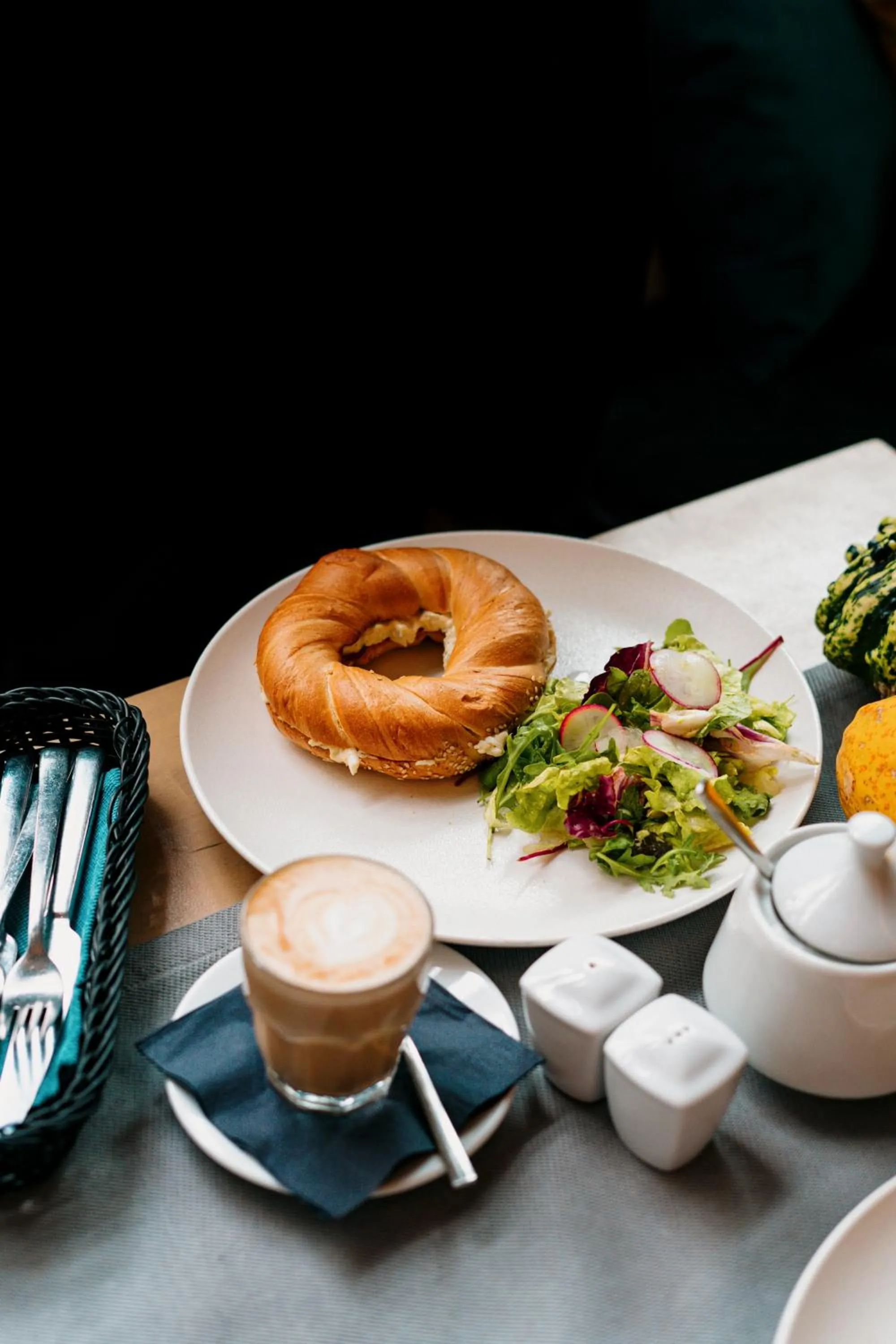 Breakfast in Oak Tree Old Town Apartments