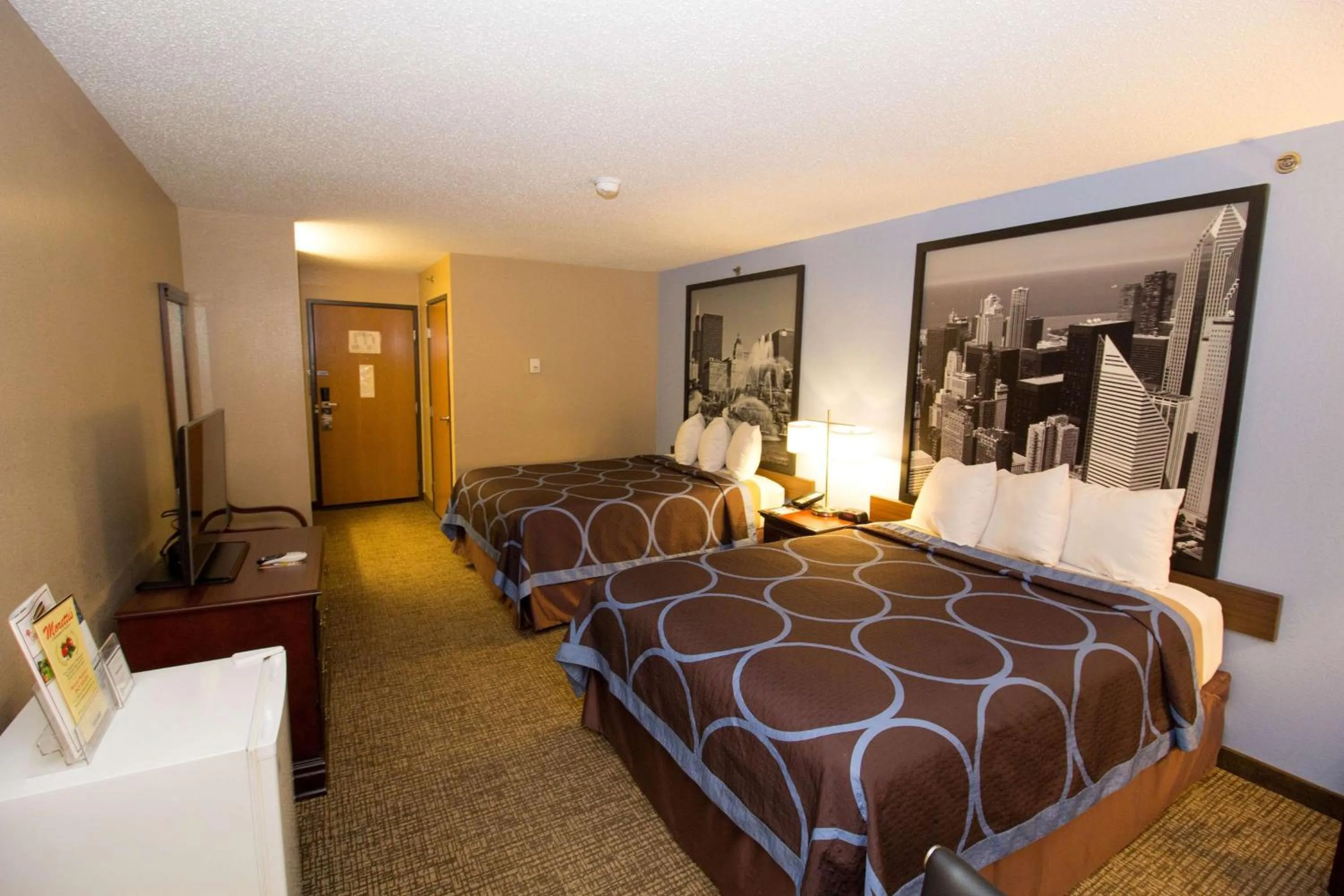 Photo of the whole room, Bed in Super 8 by Wyndham Chicago O'Hare Airport