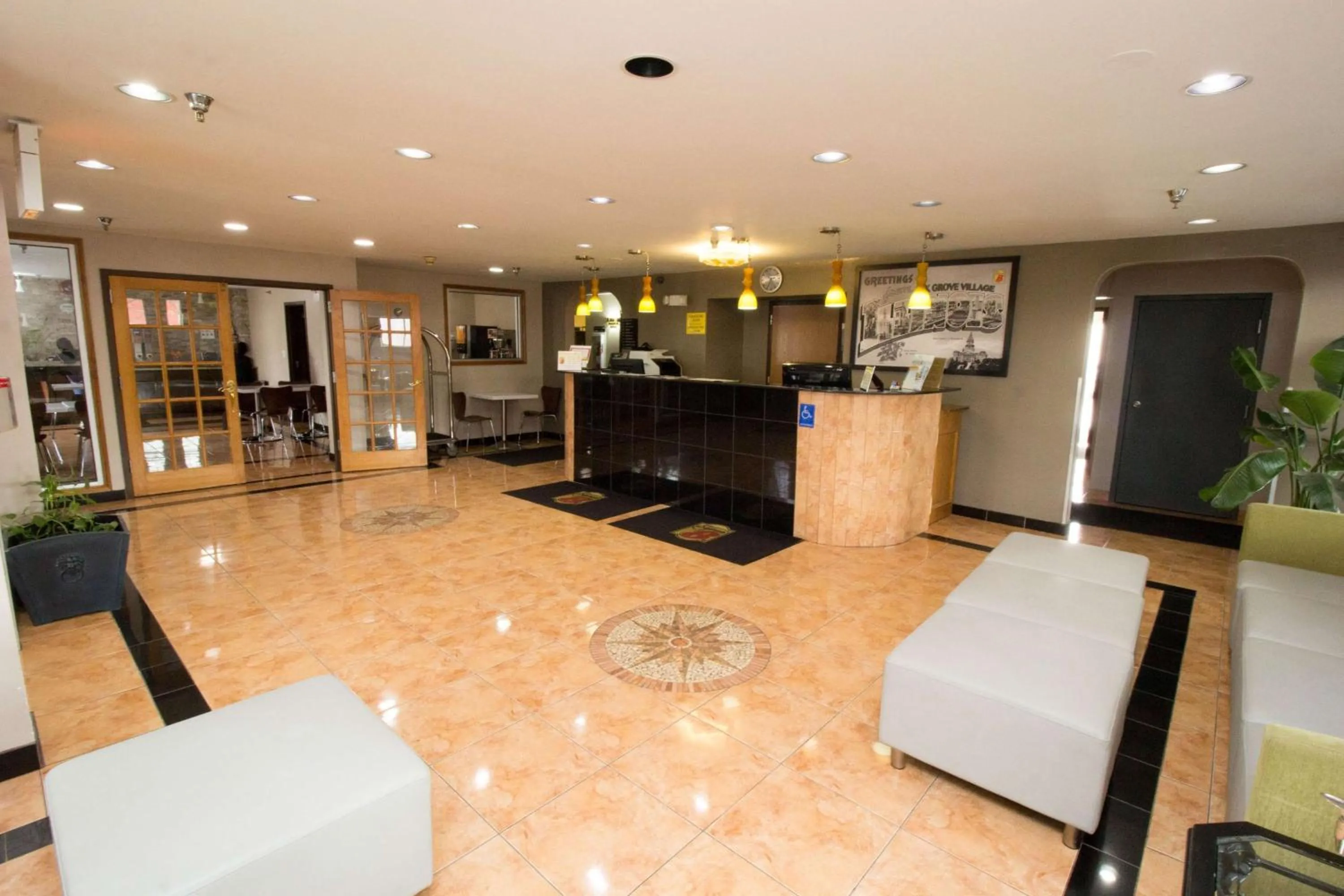 Lobby or reception in Super 8 by Wyndham Chicago O'Hare Airport