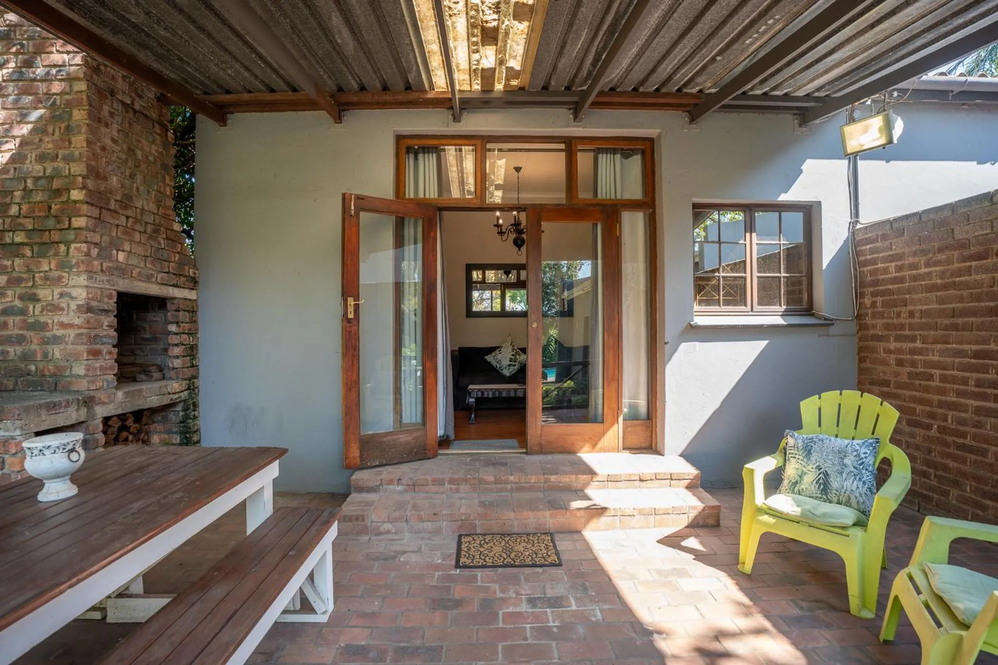 Patio in Palm Tree Manor