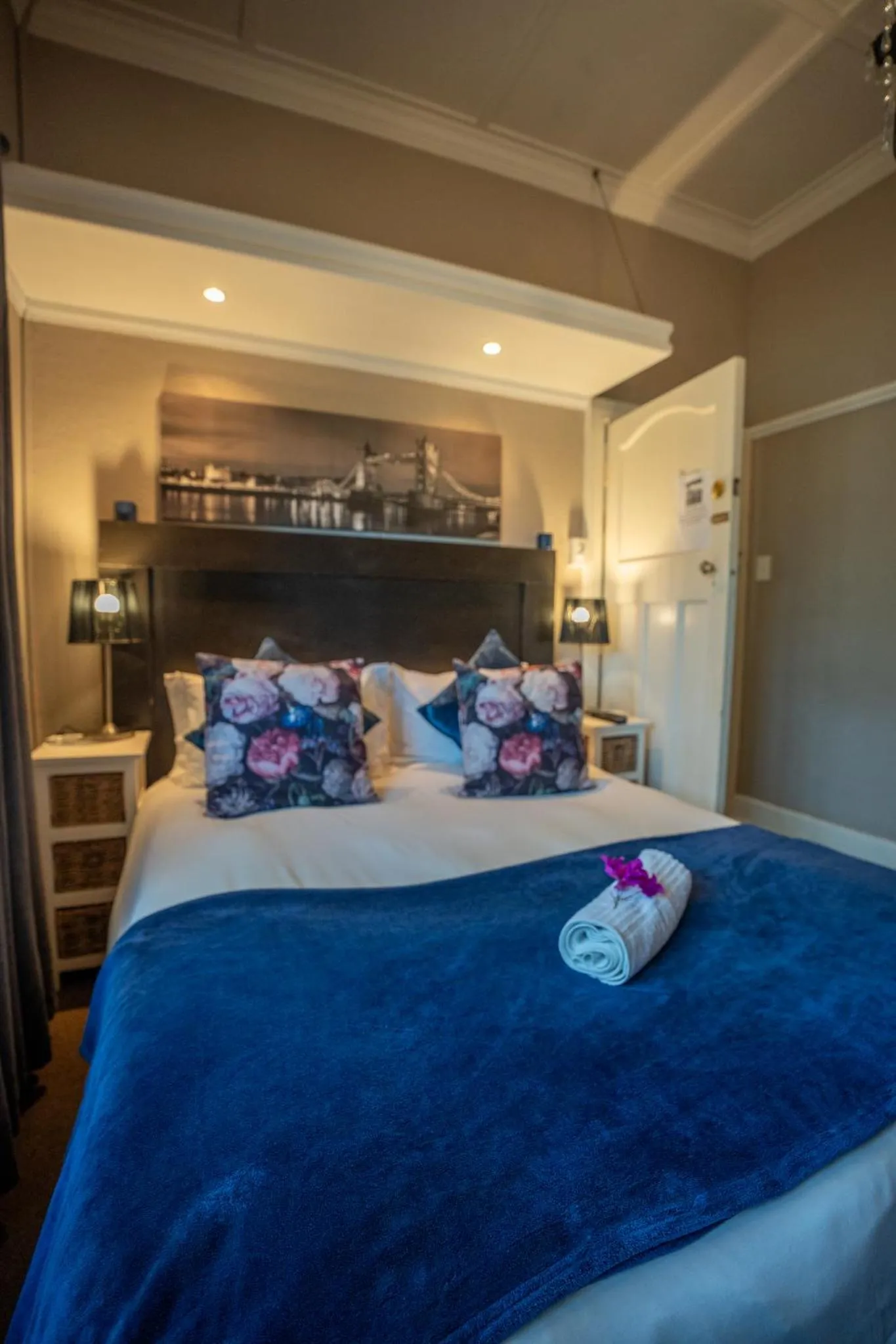 Bed in Palm Tree Manor