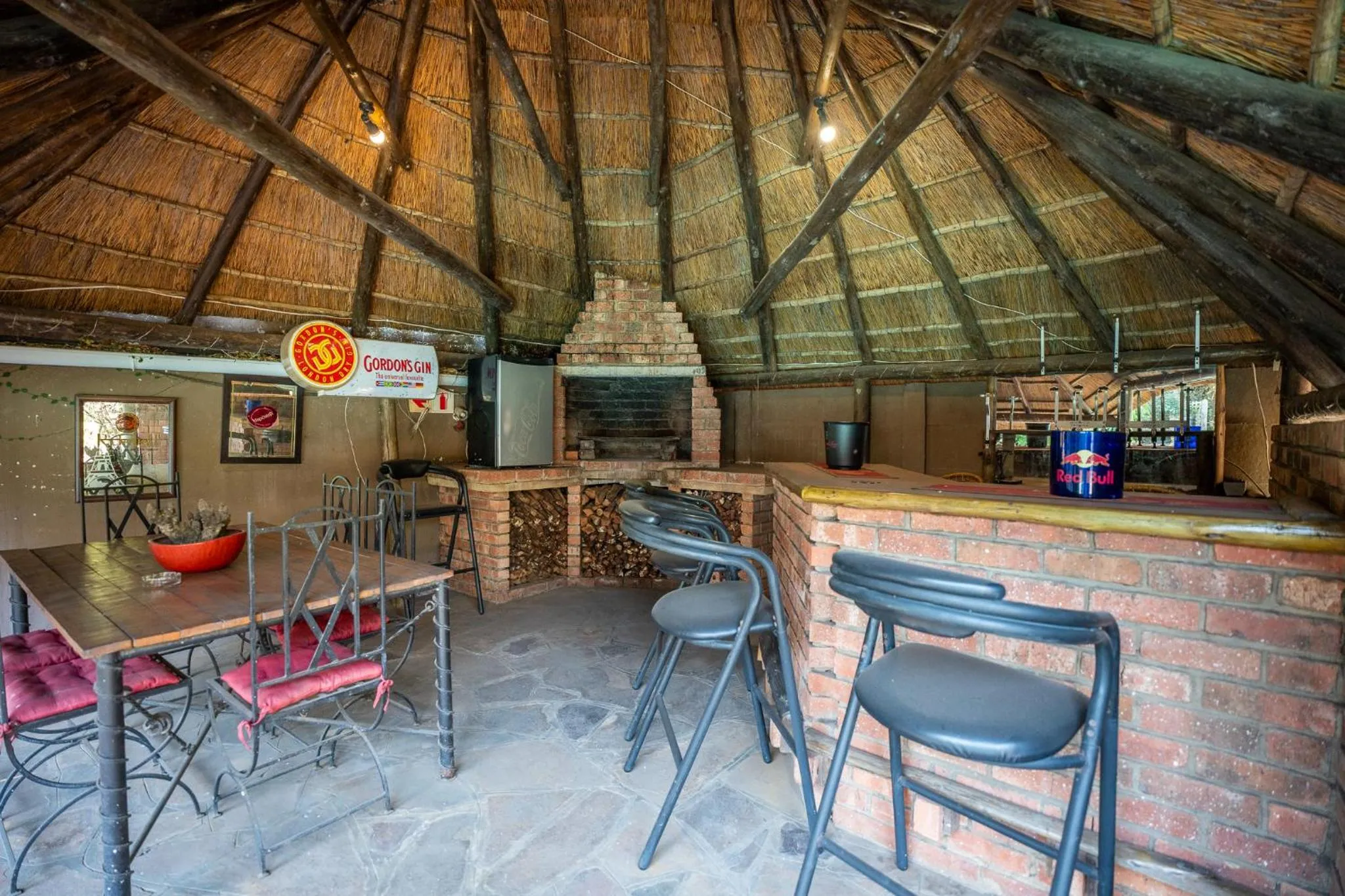 Entertainment in Palm Tree Manor