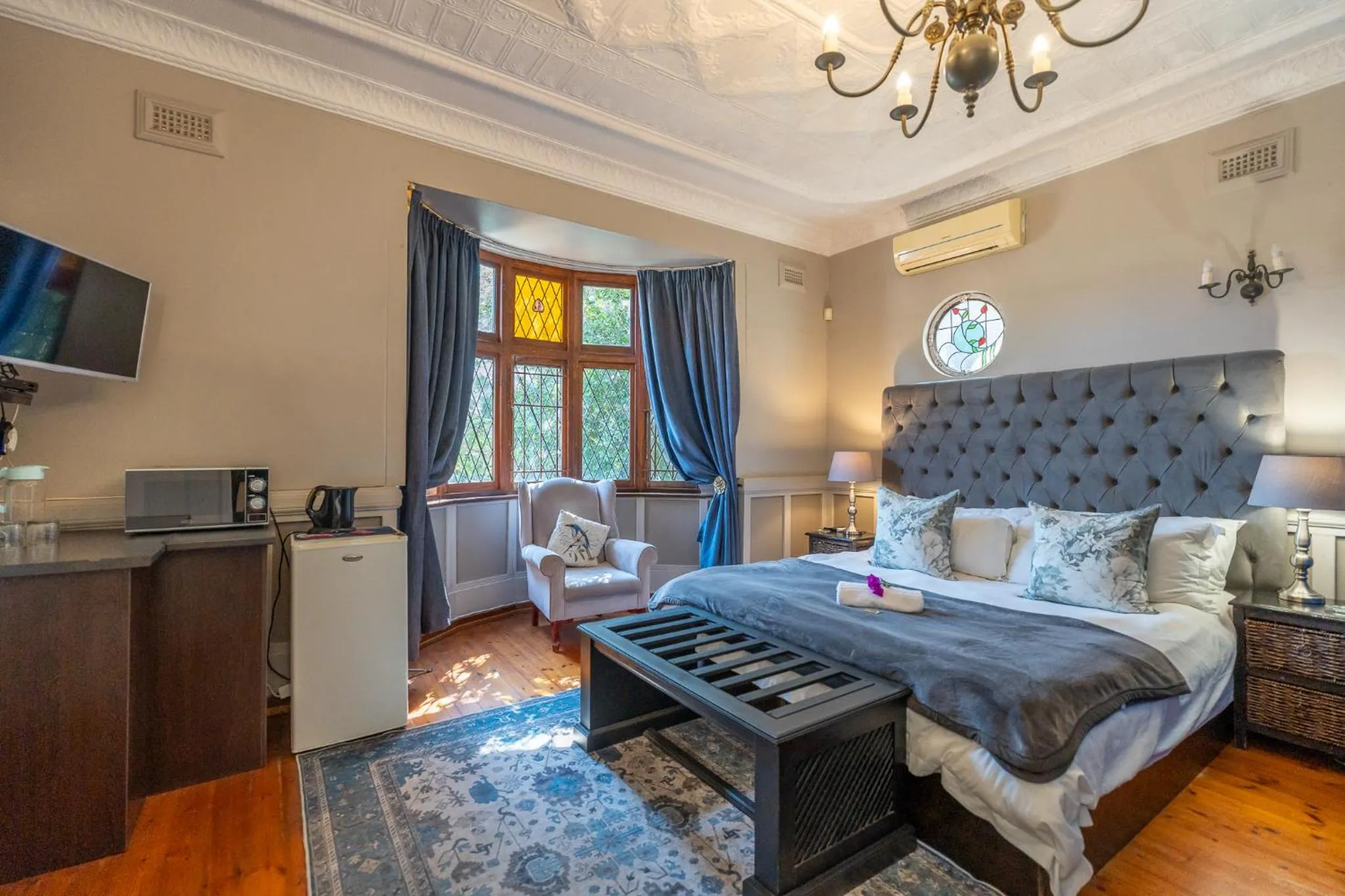 Bed in Palm Tree Manor