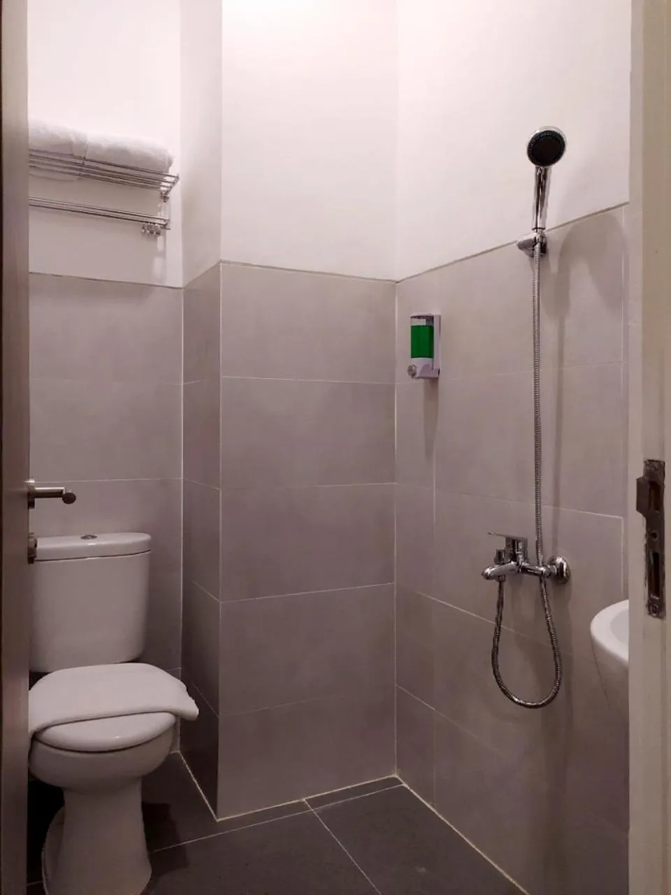 Front One Residence Syariah Mampang