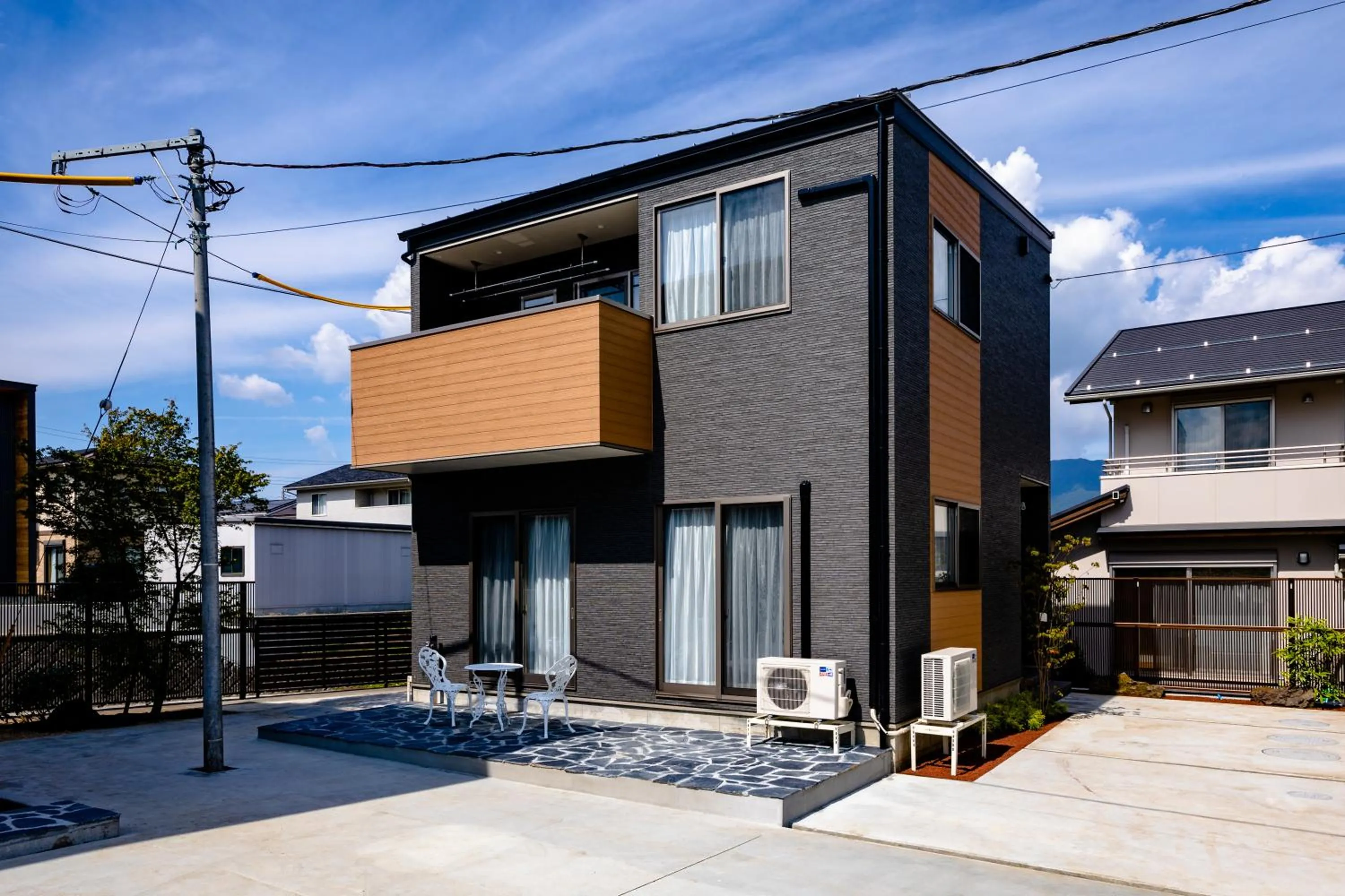 Property building in 22 ORIYA Mt Fuji -錦NISHIKI-