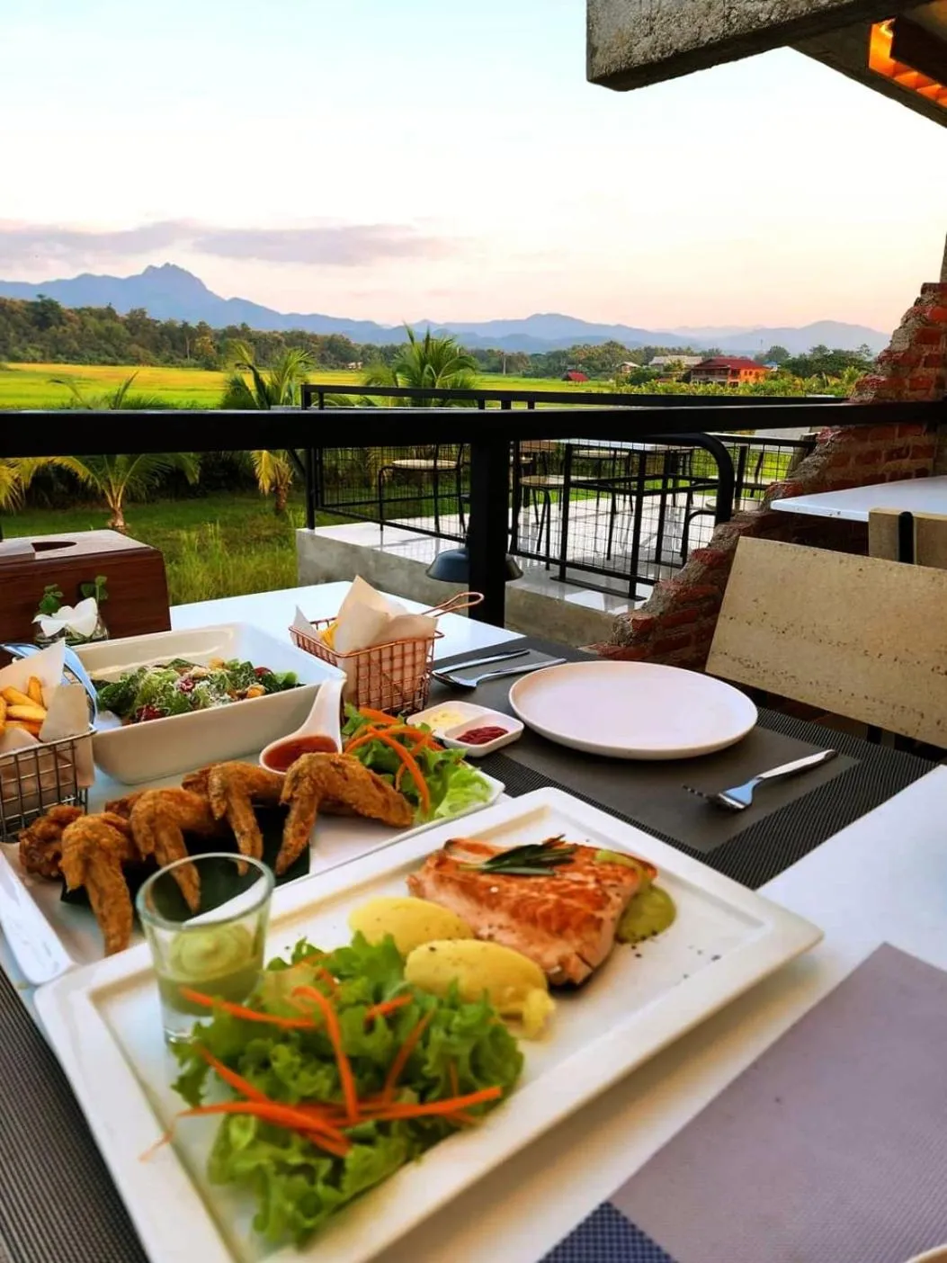 Dinner in SuanGlangNa