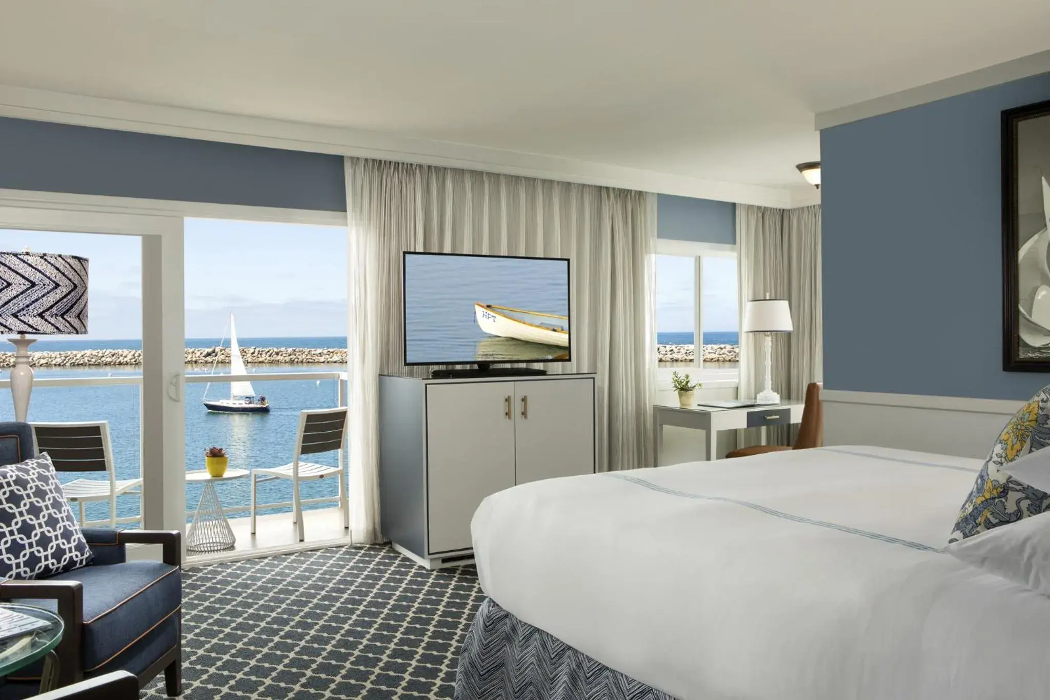 Photo of the whole room, Sea View in The Portofino Hotel & Marina