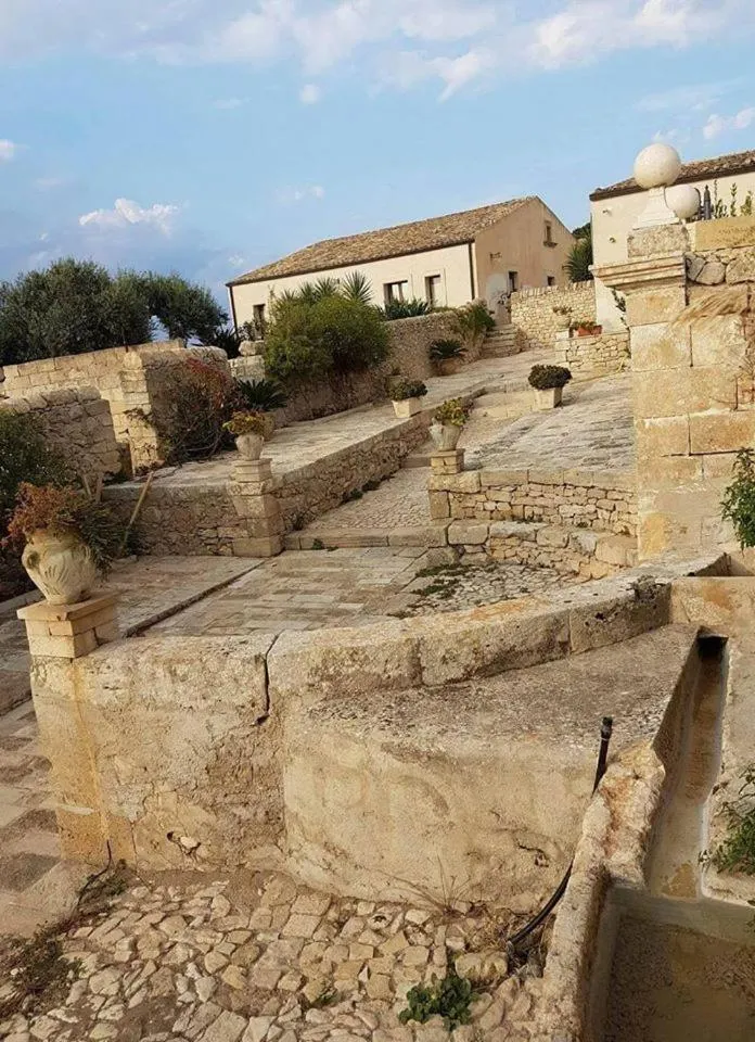 Property building in Agriturismo Valle di Chiaramonte