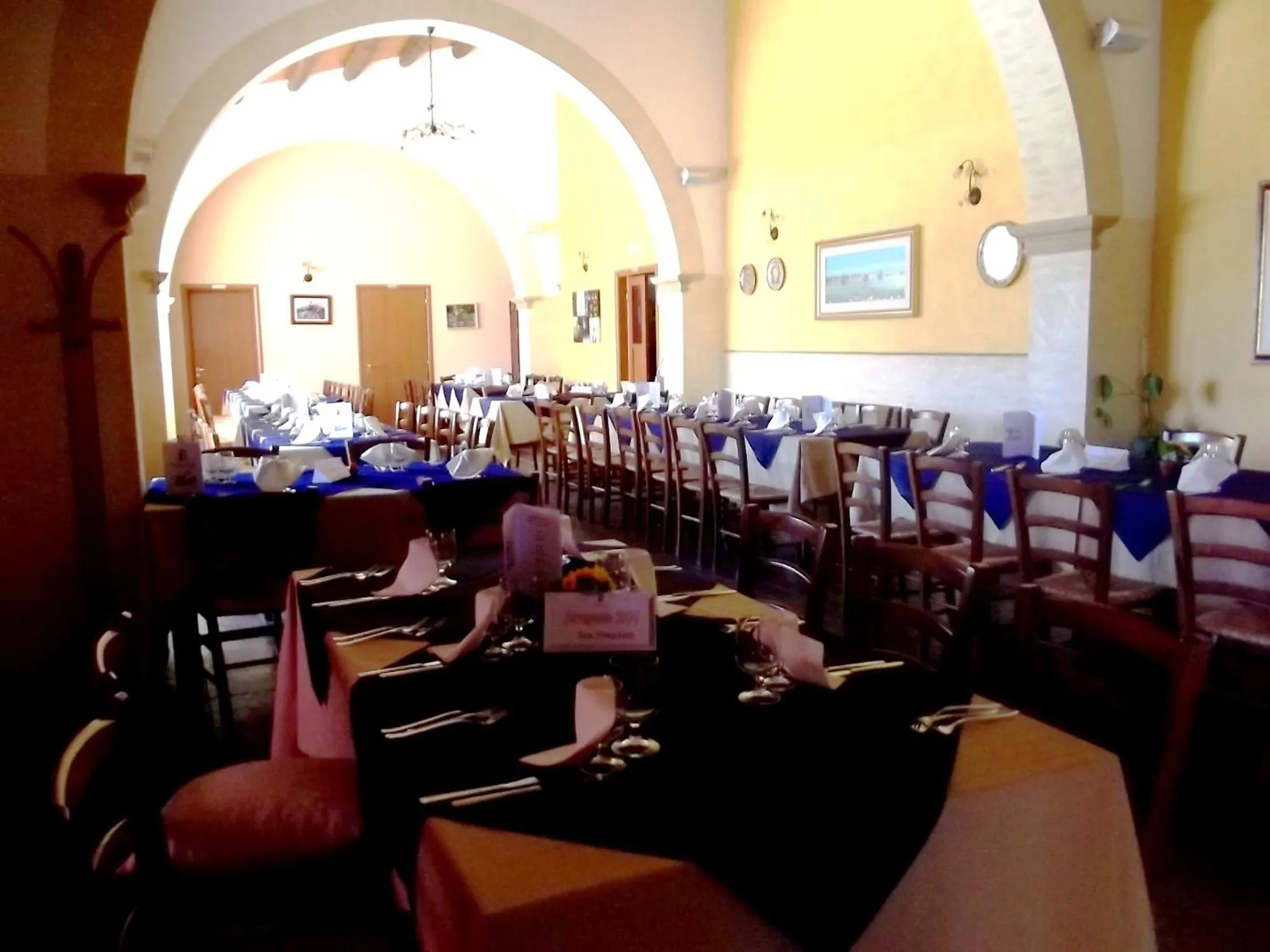 Restaurant/places to eat in Agriturismo Valle di Chiaramonte