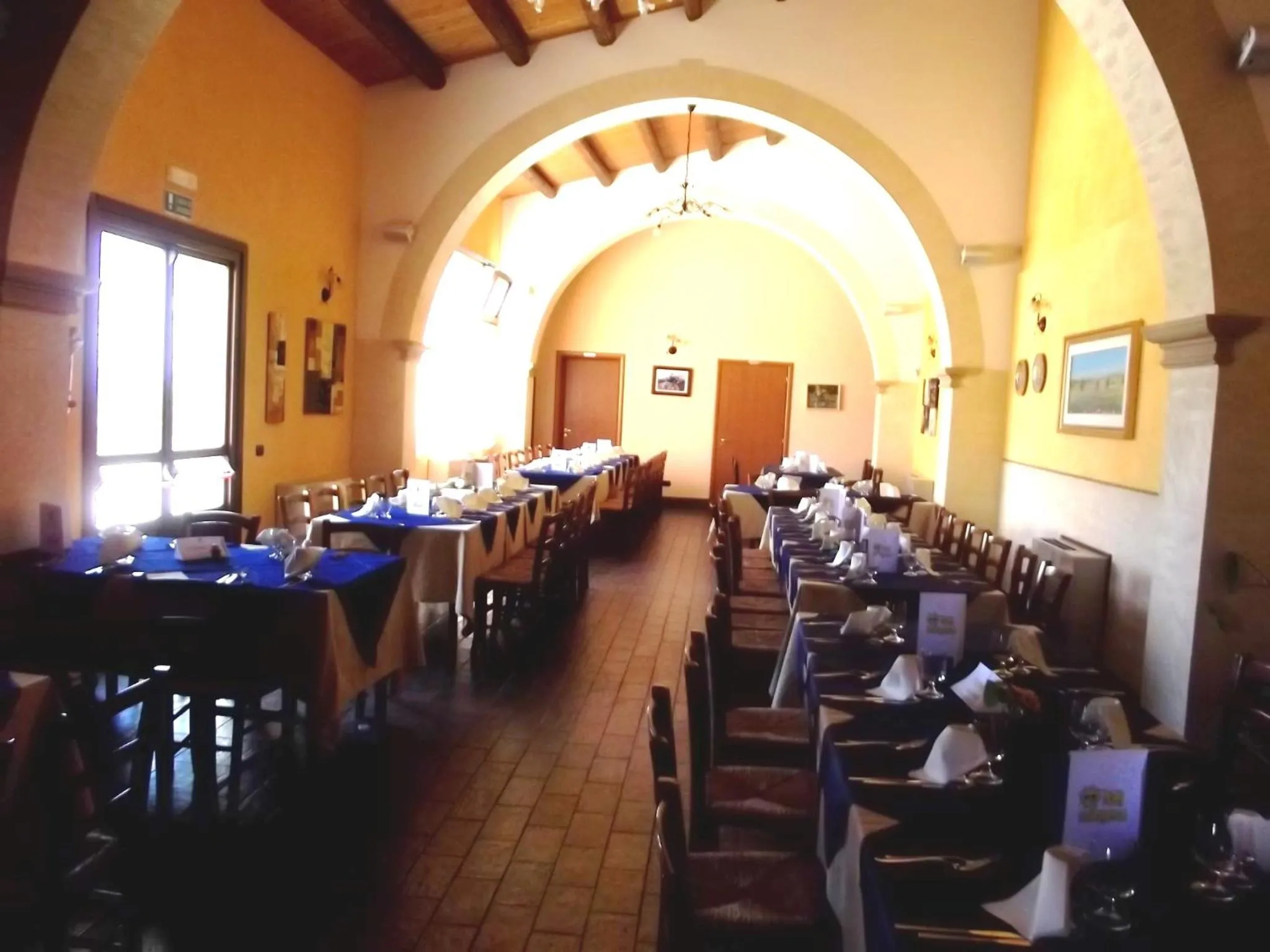 Restaurant/places to eat in Agriturismo Valle di Chiaramonte