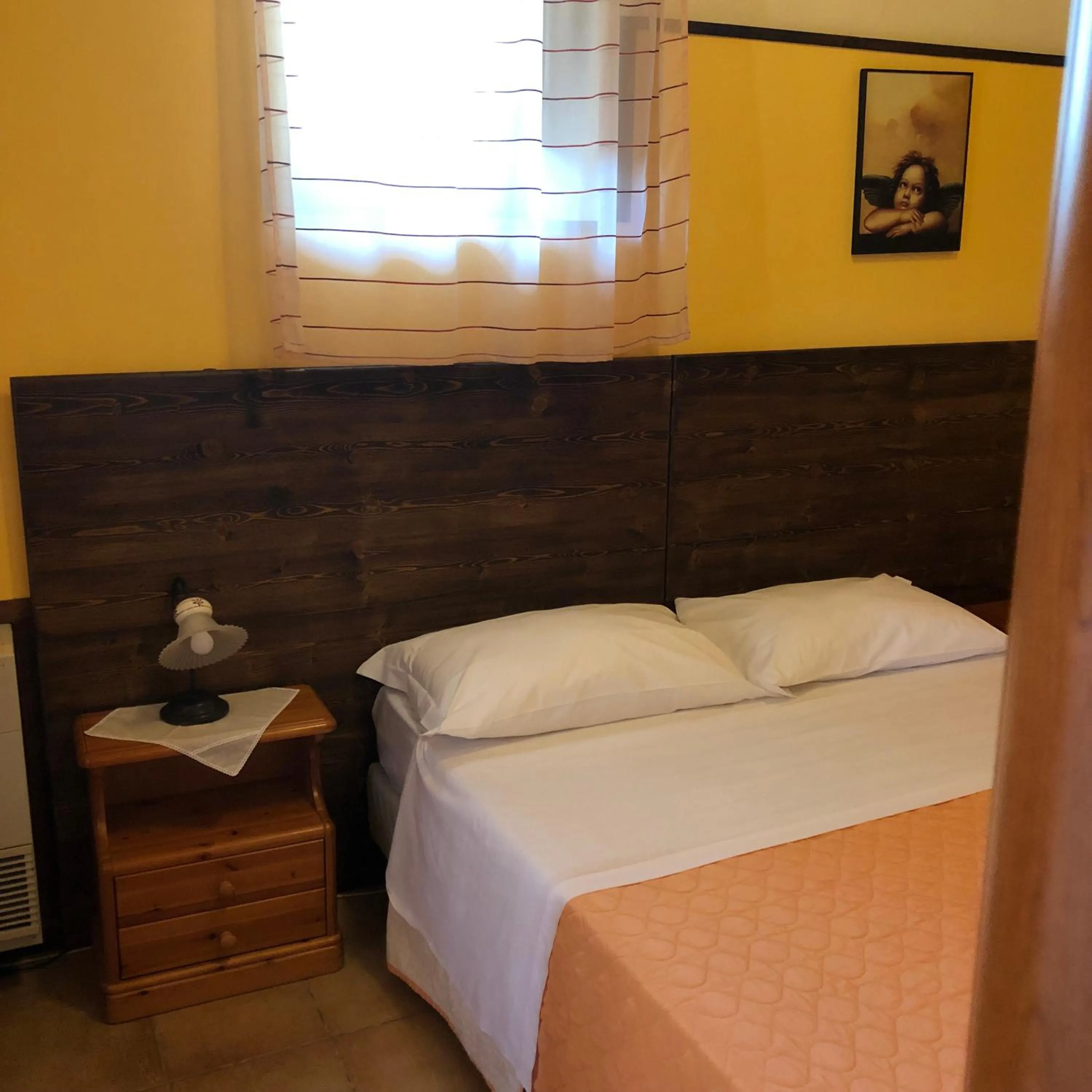 Decorative detail, Bed in Agriturismo Valle di Chiaramonte