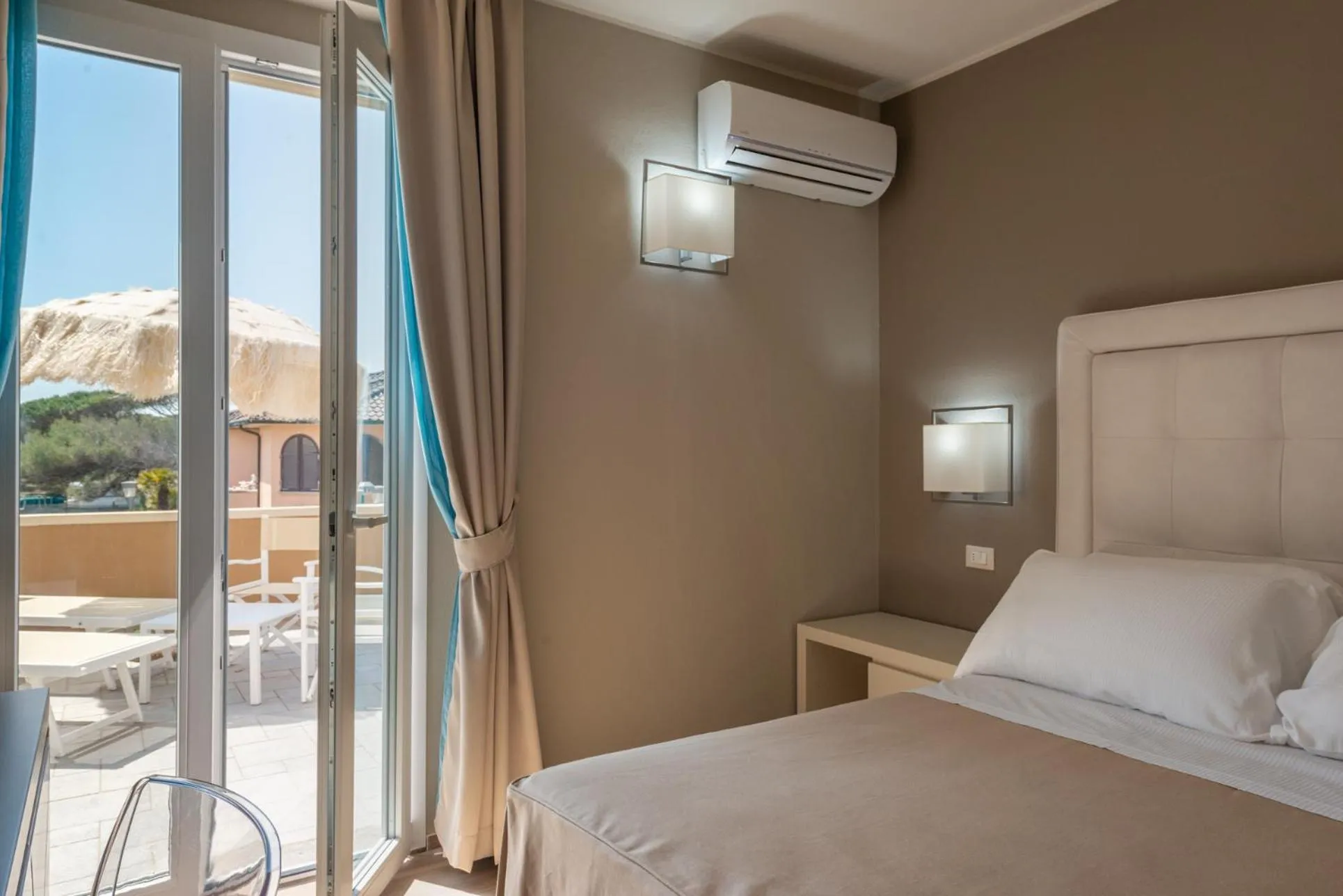 Bed in Hotel Villa Bolgheri