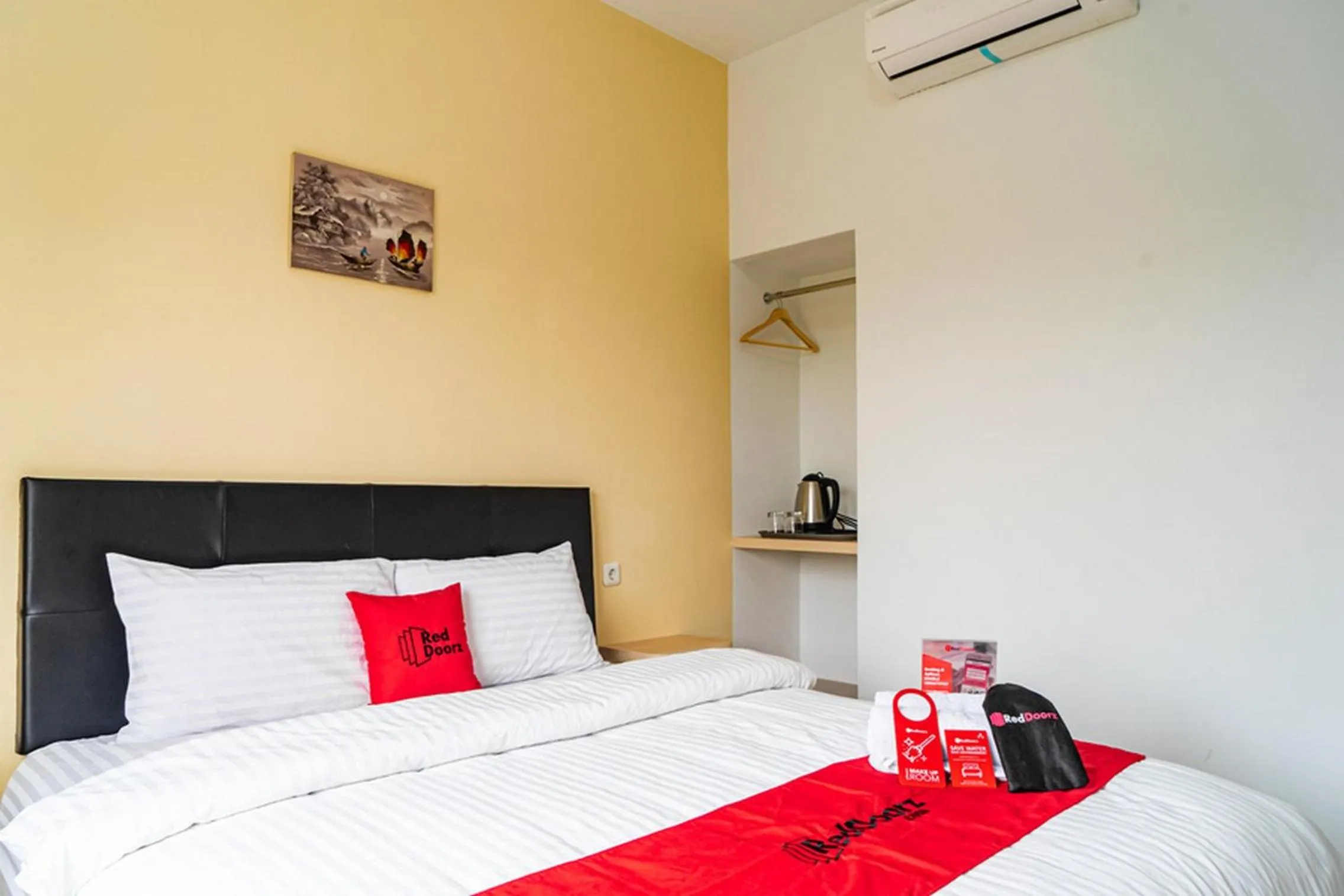 Bedroom, Bed in RedDoorz Plus near Teras Kota 3