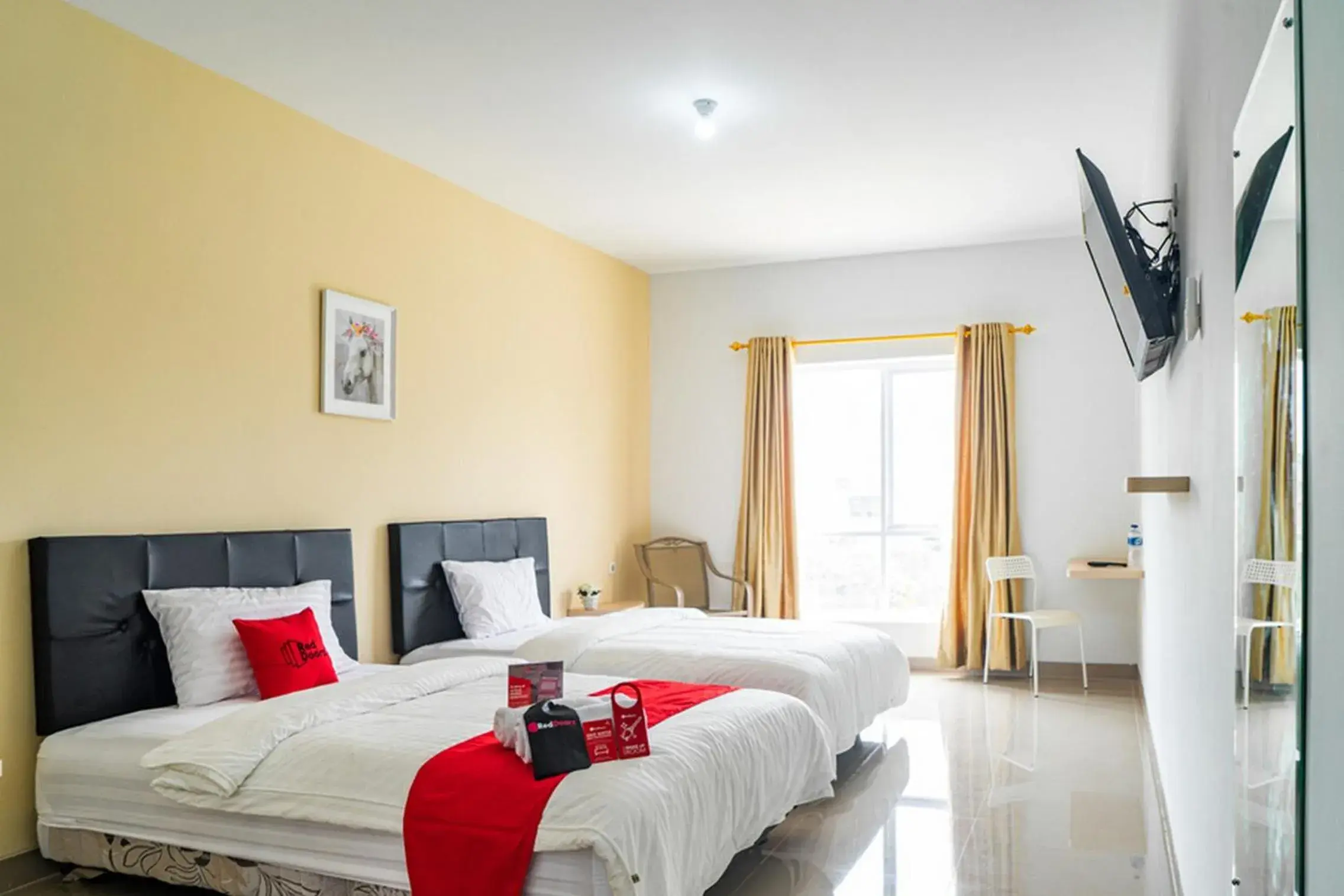 Bedroom, Bed in RedDoorz Plus near Teras Kota 3 Bedroom, Bed in RedDoorz Plus near Teras Kota 3