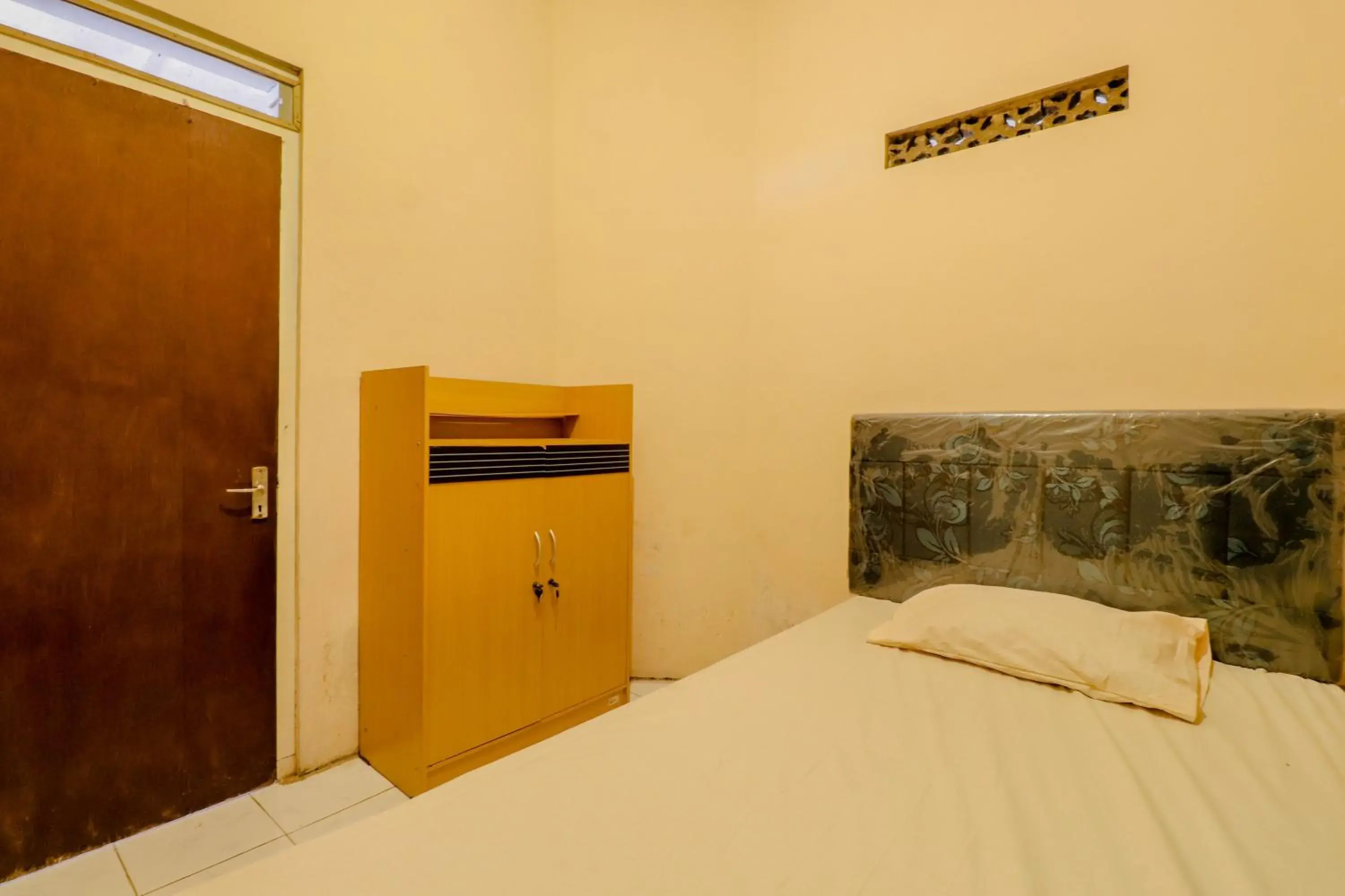 Budget Single Room in Omah Nggunung Cafe & Homestay Budget Single Room in Omah Nggunung Cafe & Homestay