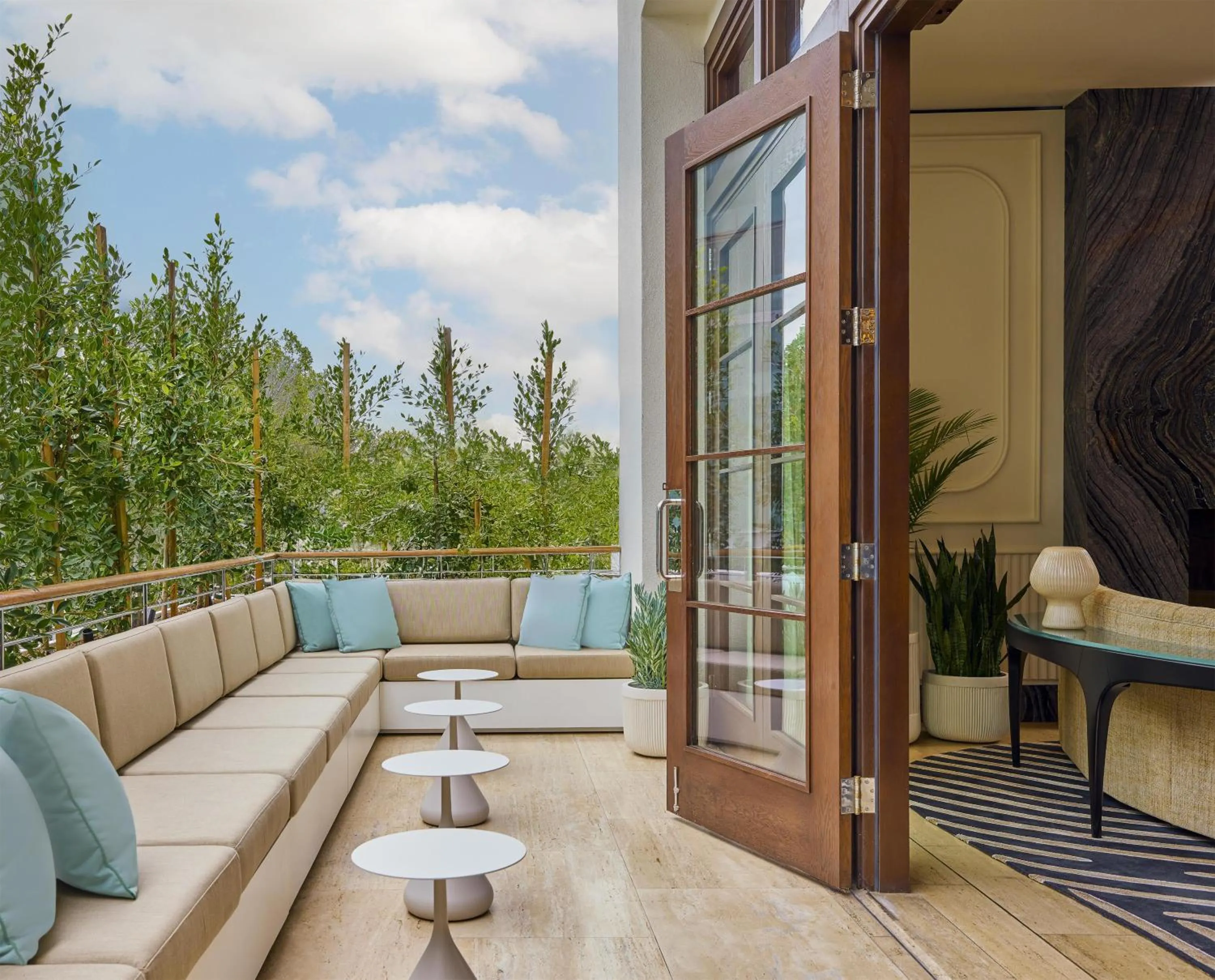 Balcony/Terrace in Cameo Beverly Hills, LXR Hotels & Resorts