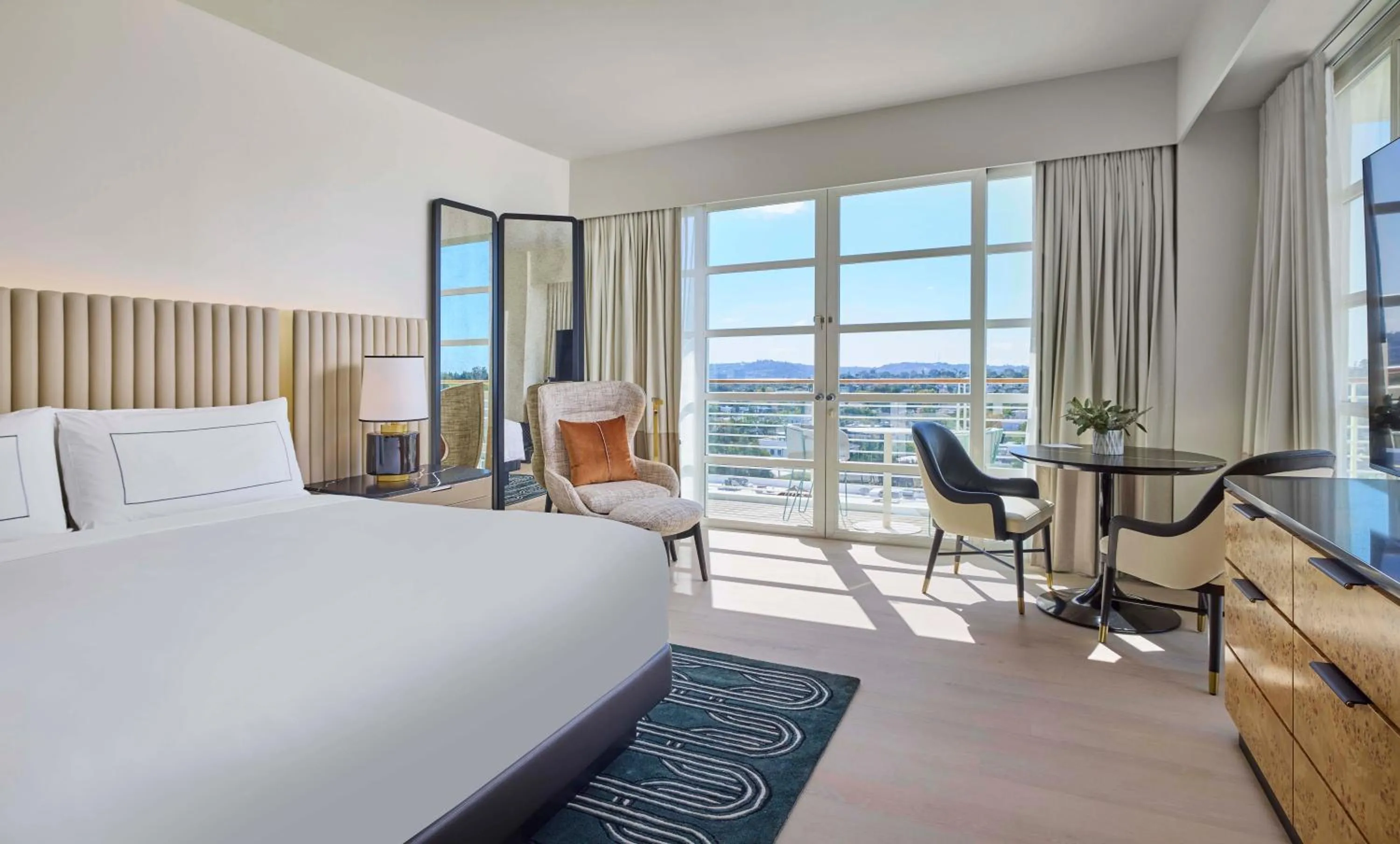 Bed in Cameo Beverly Hills