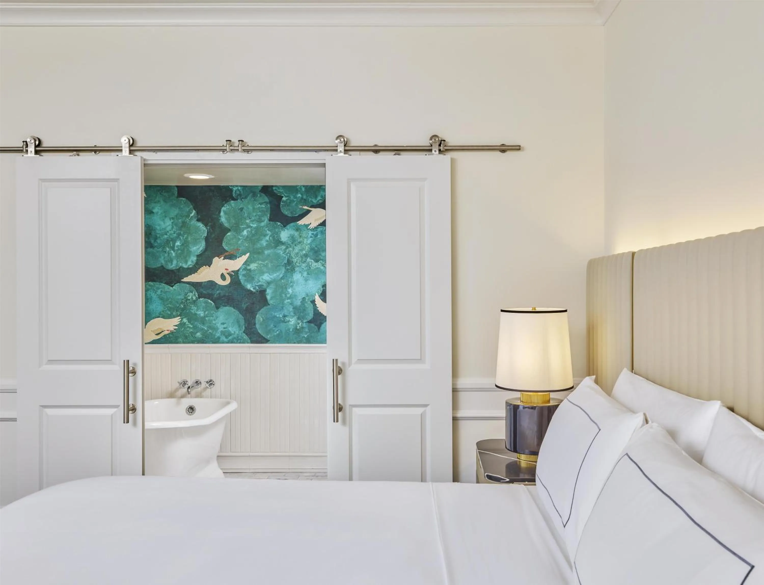 Bed in Cameo Beverly Hills, LXR Hotels & Resorts