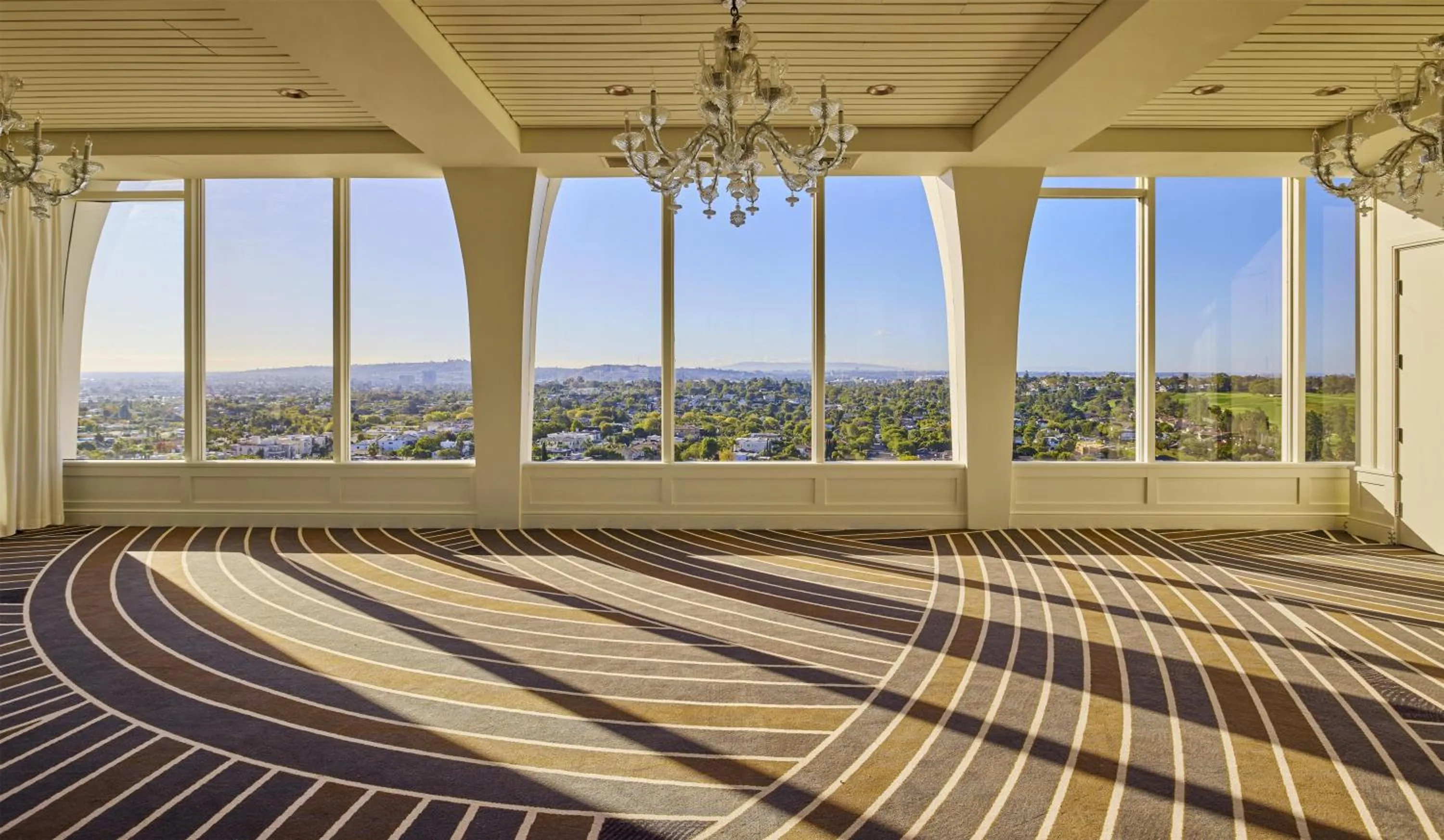 Meeting/conference room in Cameo Beverly Hills, LXR Hotels & Resorts