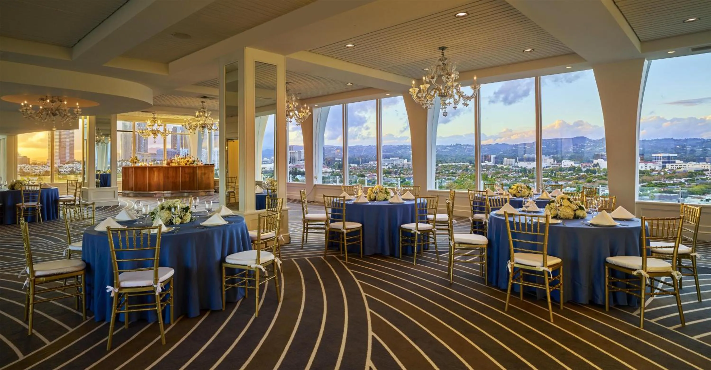 Meeting/conference room in Cameo Beverly Hills, LXR Hotels & Resorts