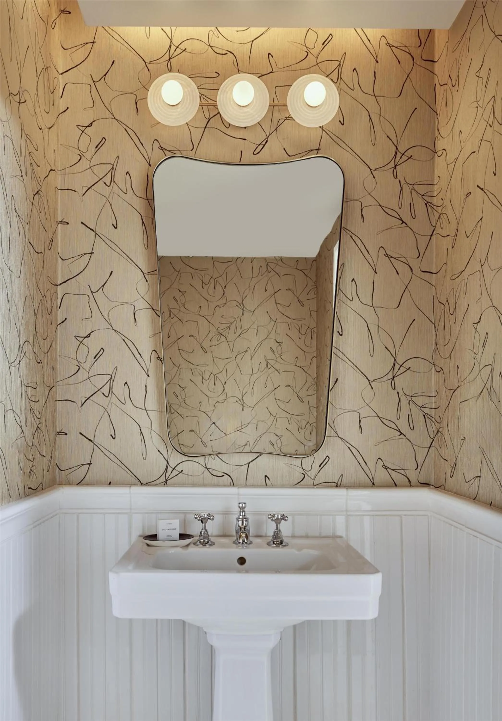 Bathroom in Cameo Beverly Hills, LXR Hotels & Resorts