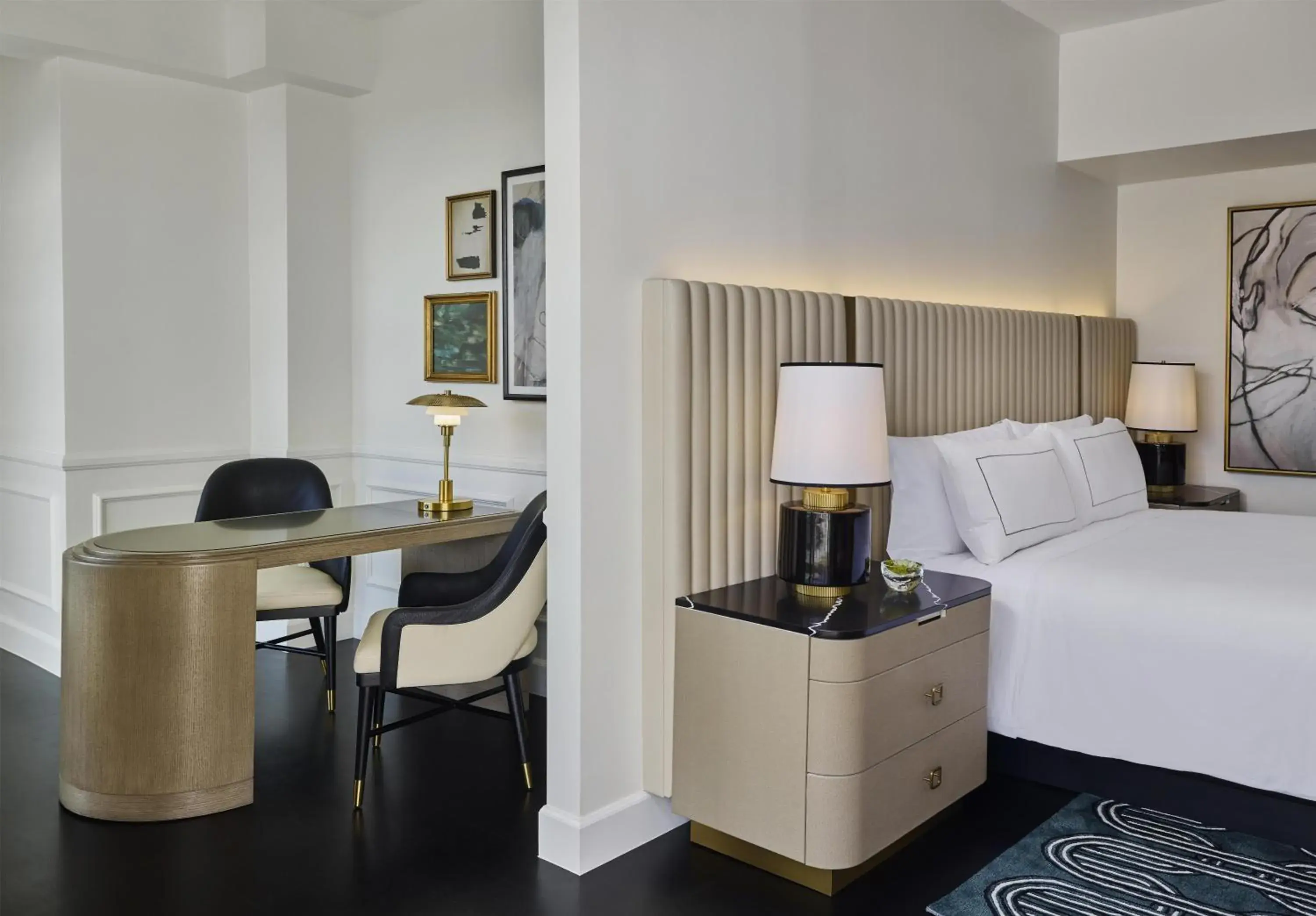 Bedroom, Bed in Cameo Beverly Hills, LXR Hotels & Resorts Bedroom, Bed in Cameo Beverly Hills, LXR Hotels & Resorts