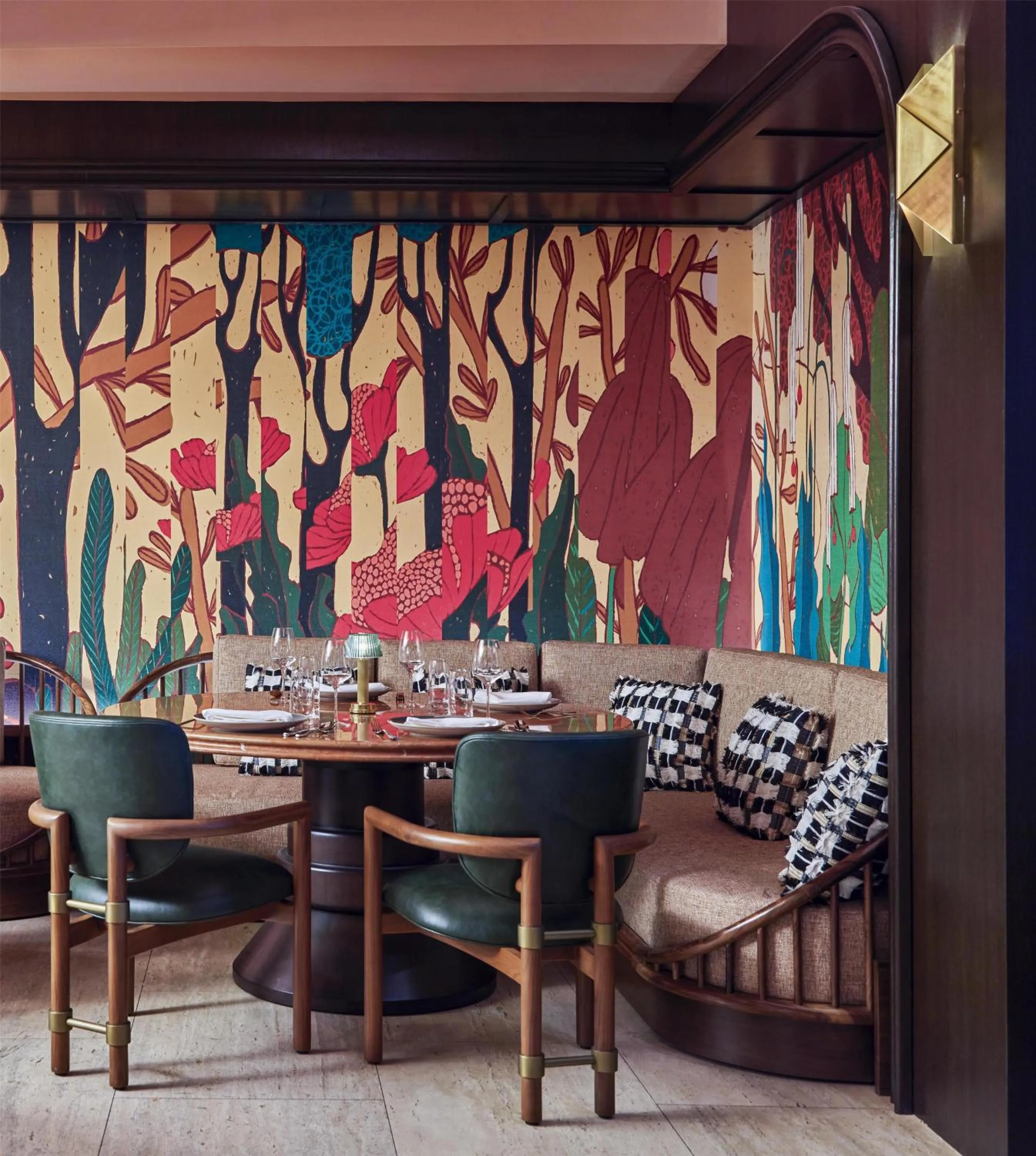 Restaurant/places to eat in Cameo Beverly Hills, LXR Hotels & Resorts