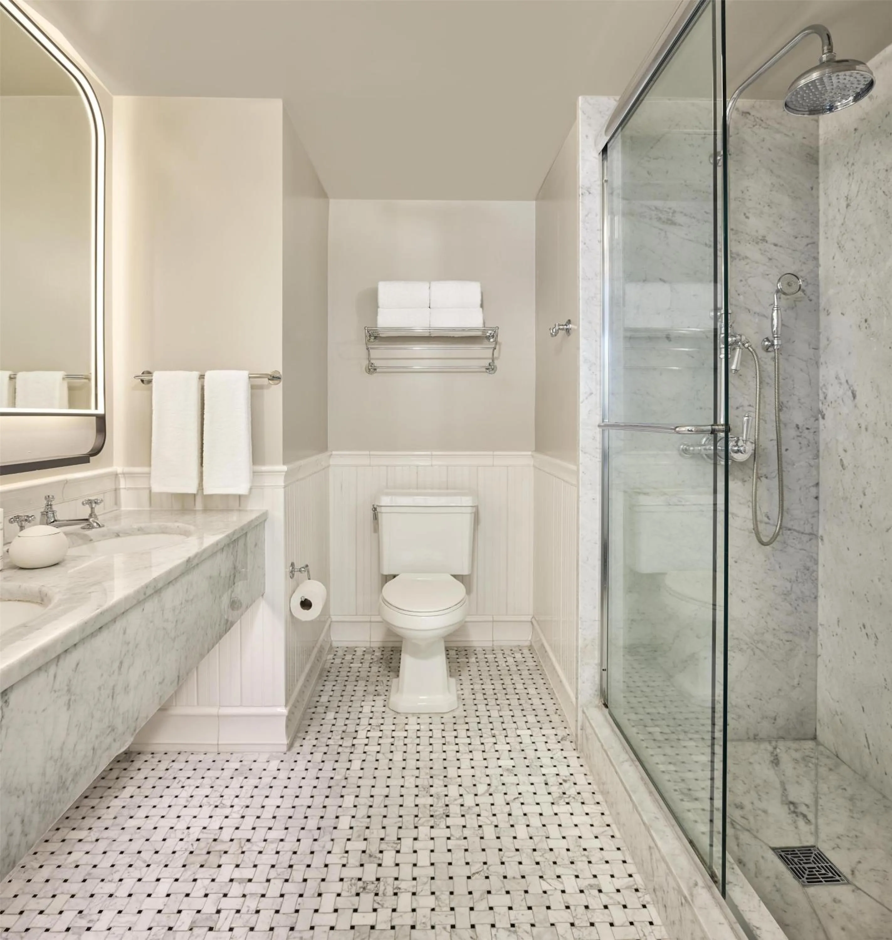 Bathroom in Cameo Beverly Hills, LXR Hotels & Resorts