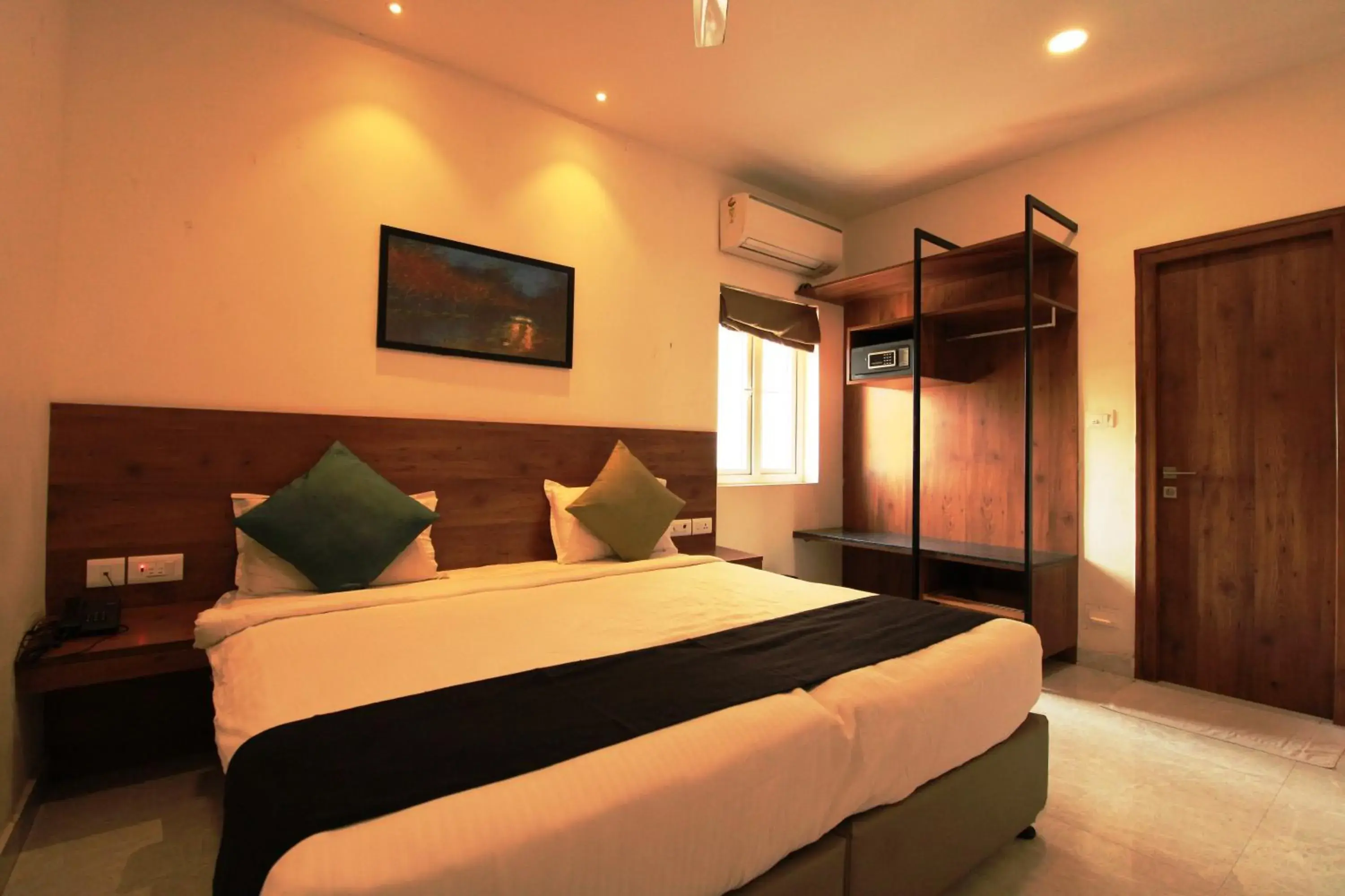 Bedroom, Bed in Arunaa Inn Airport Hotel,Chennai Bedroom, Bed in Arunaa Inn Airport Hotel,Chennai
