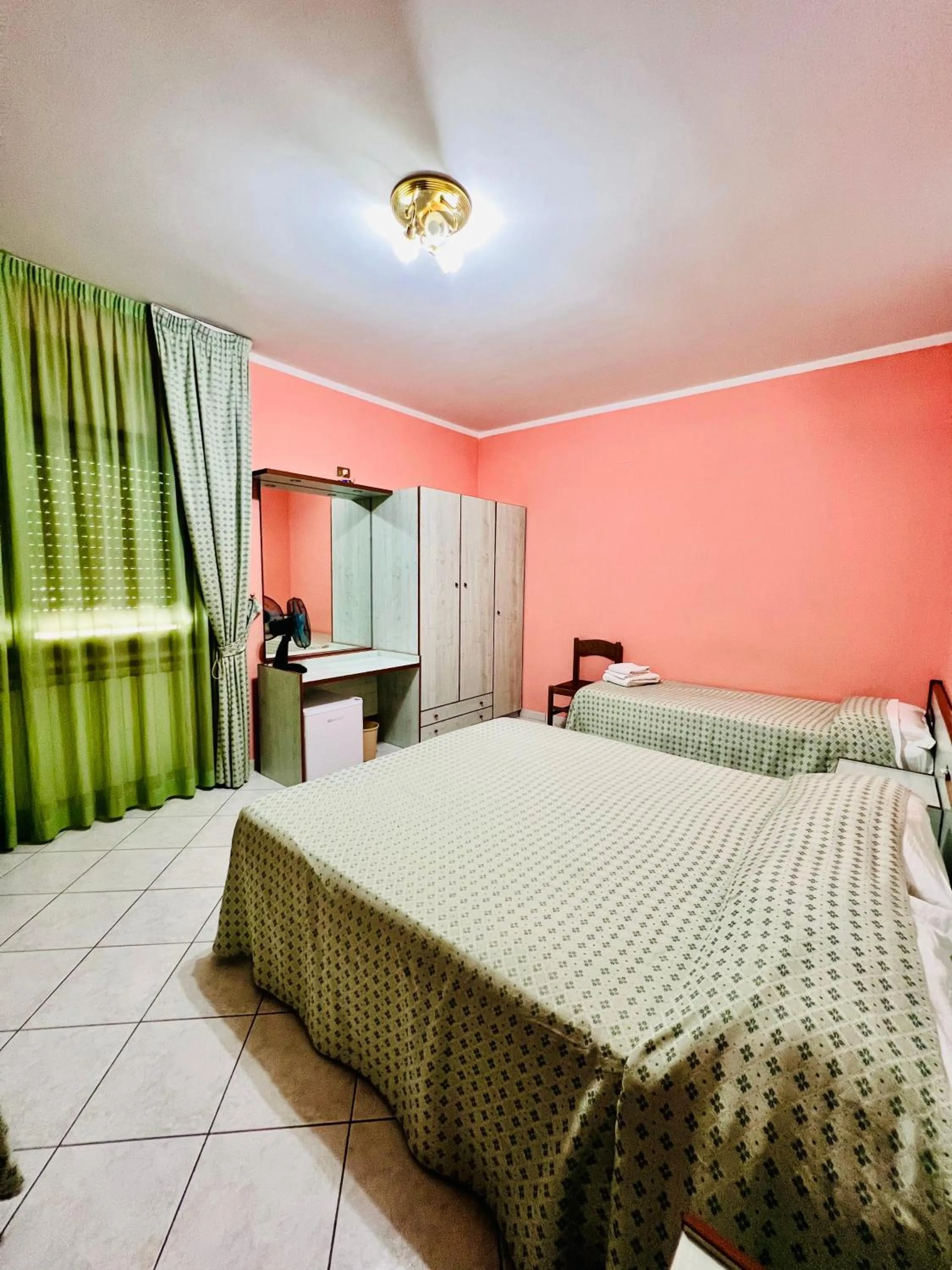 Bedroom in Hotel Paradiso