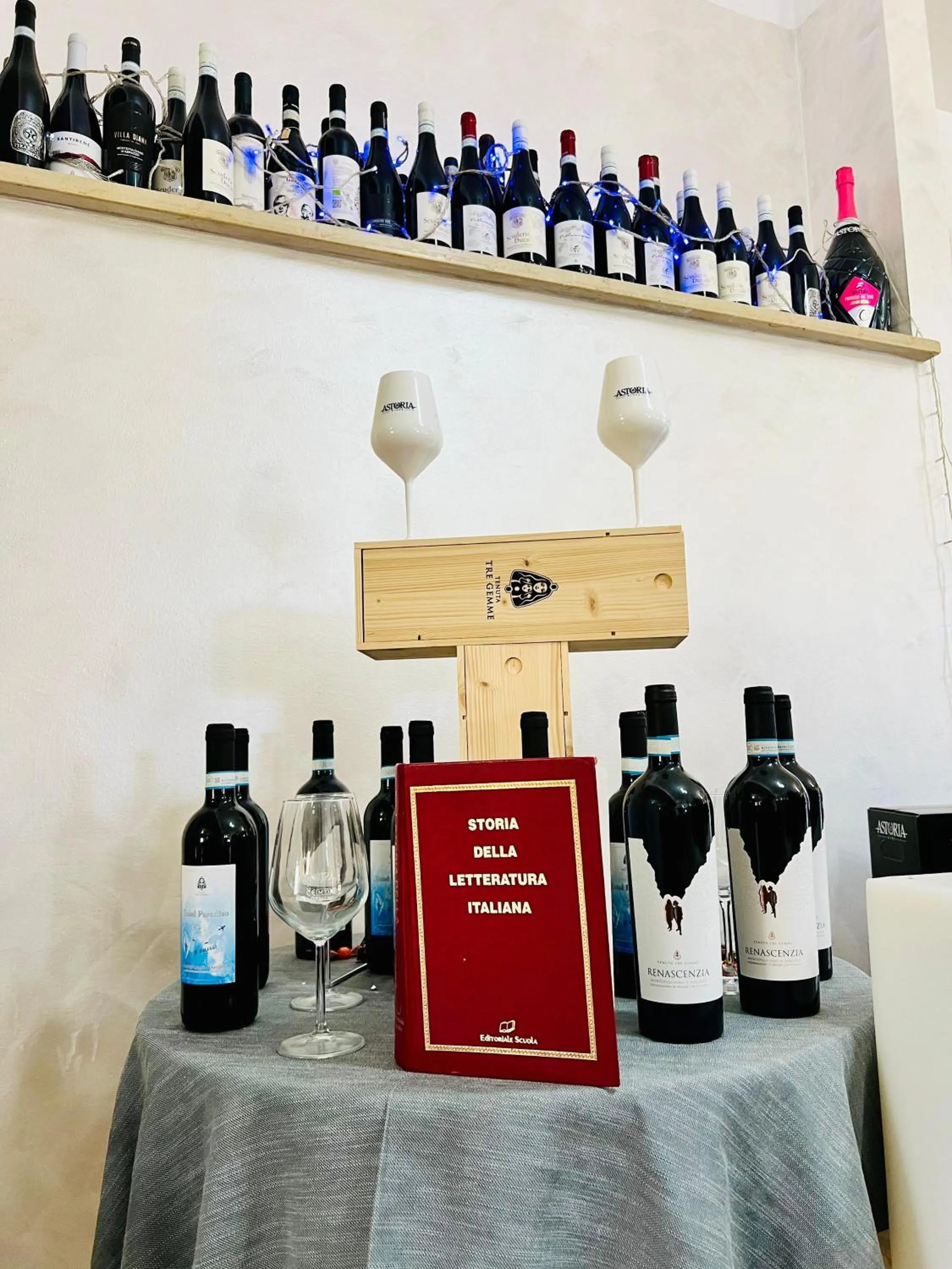 Food and drinks in Hotel Paradiso