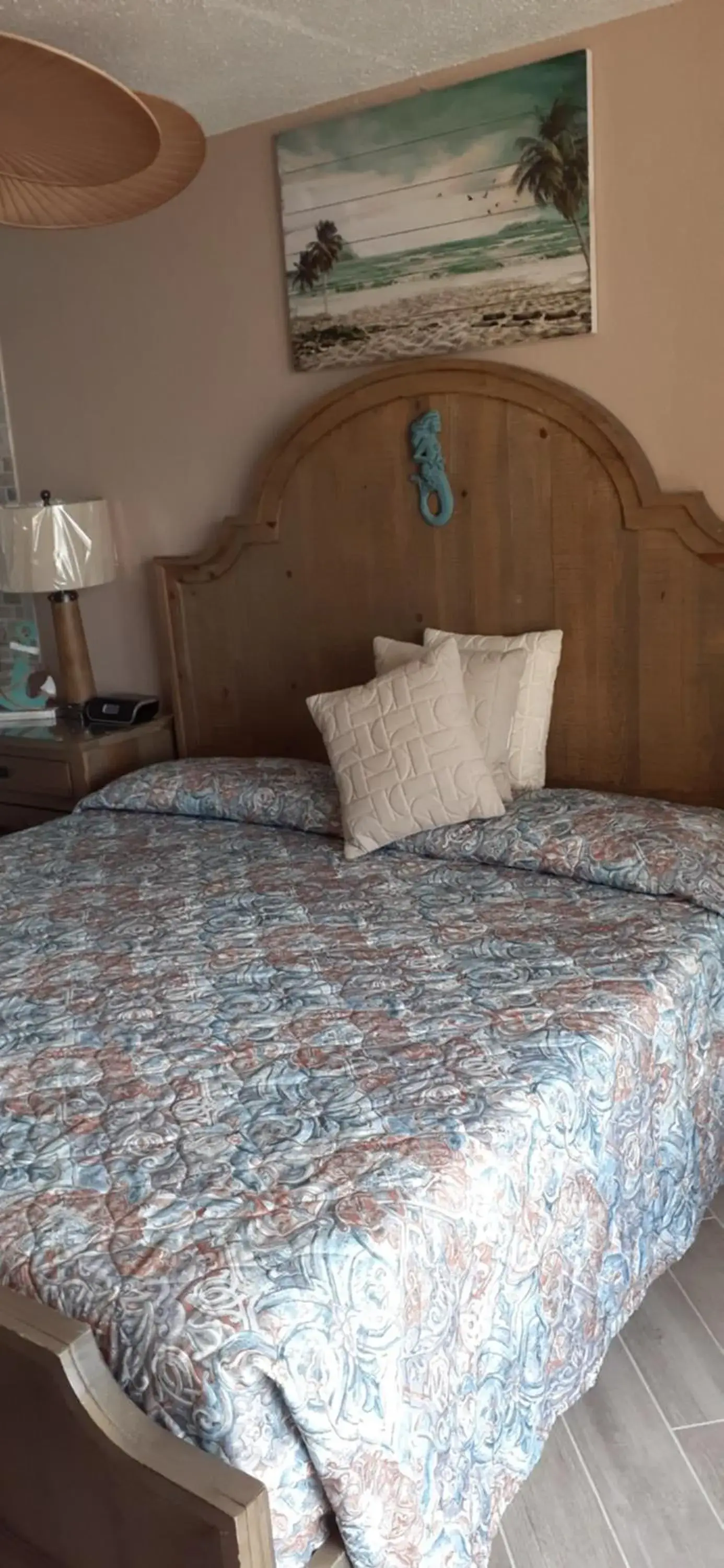 Bed in Daytona Beach Hawaiian Inn Bed in Daytona Beach Hawaiian Inn