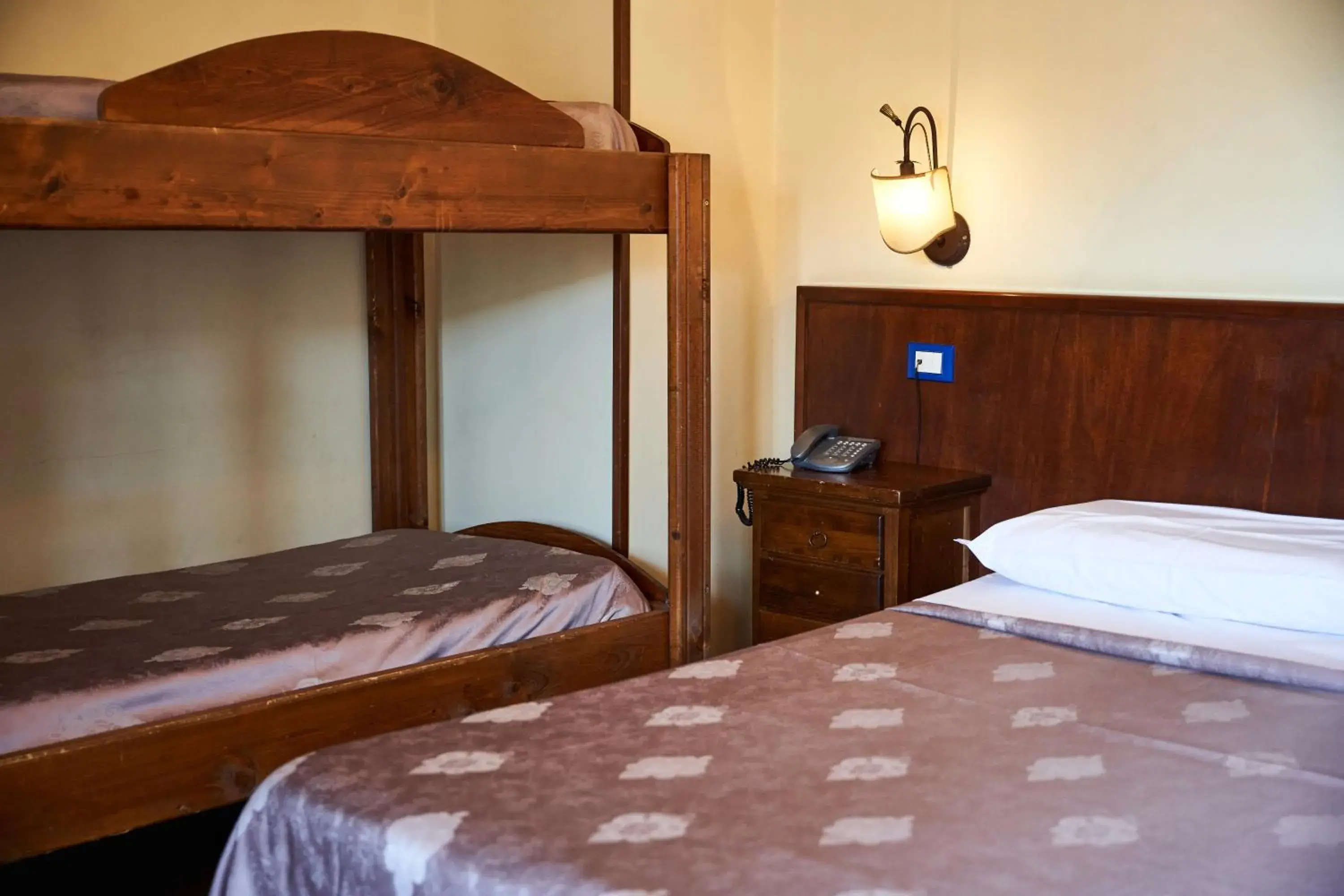 Quadruple Room in Hotel Max Quadruple Room in Hotel Max