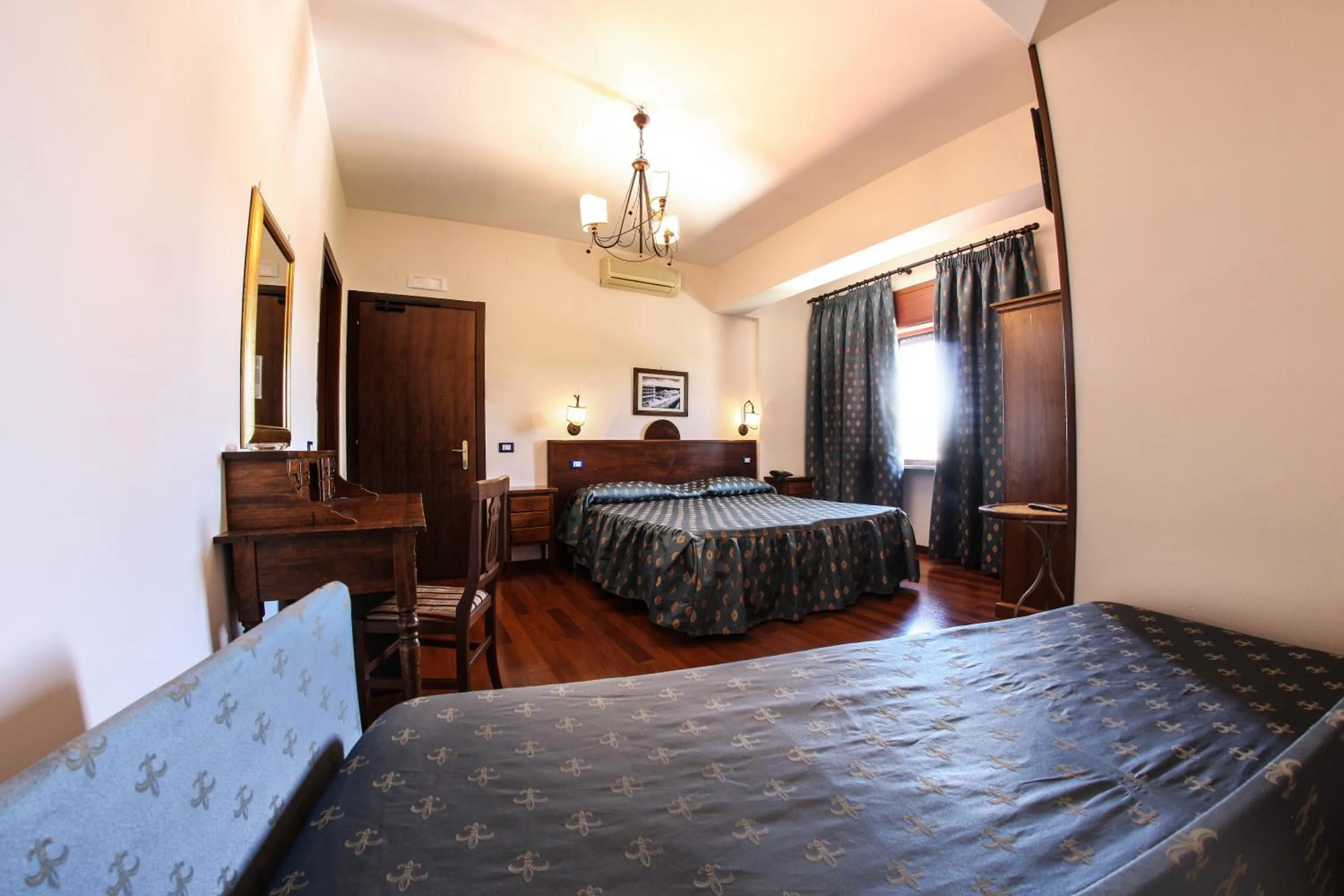 Day, Bed in Hotel Max