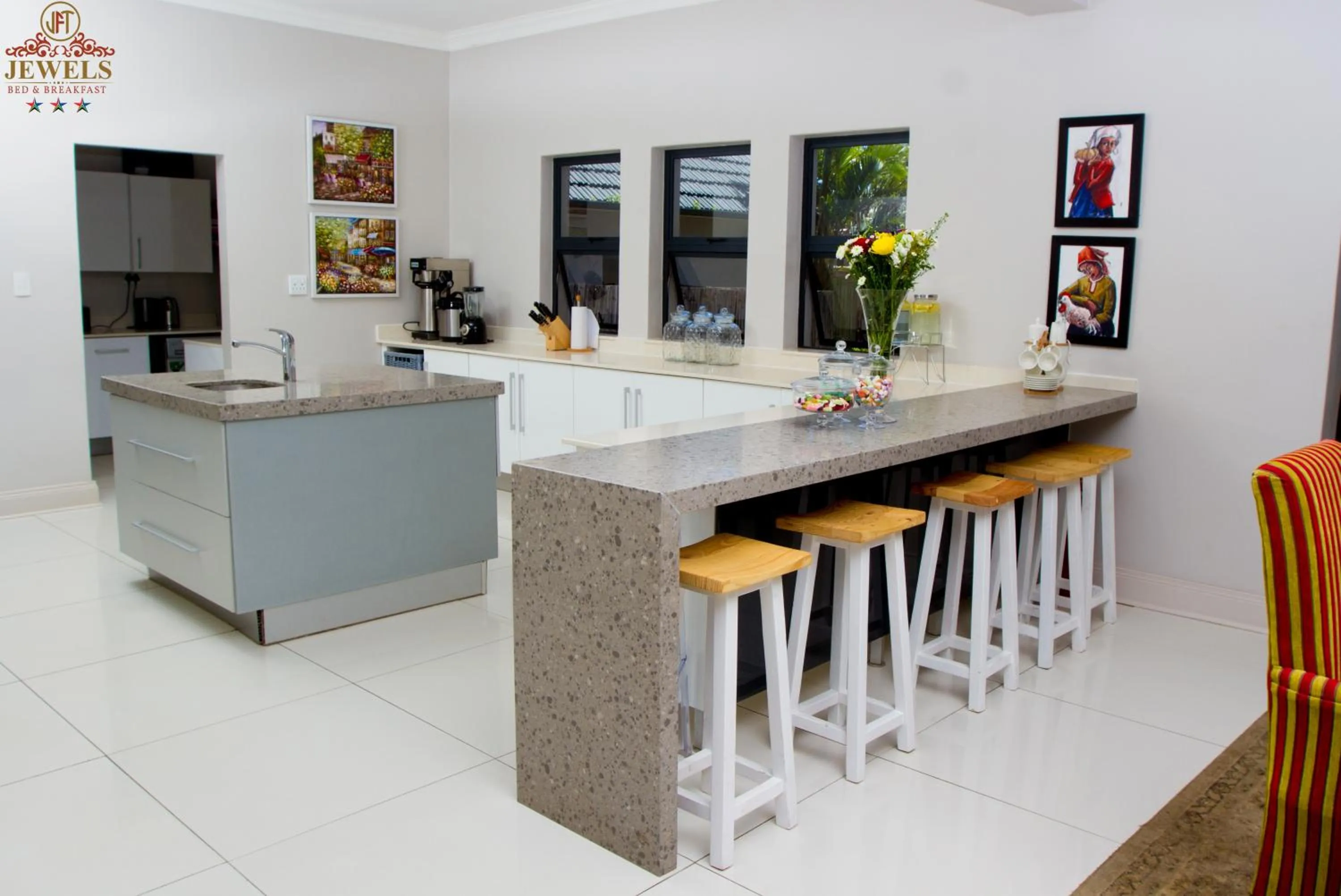 Breakfast in JFT Jewels Guest House