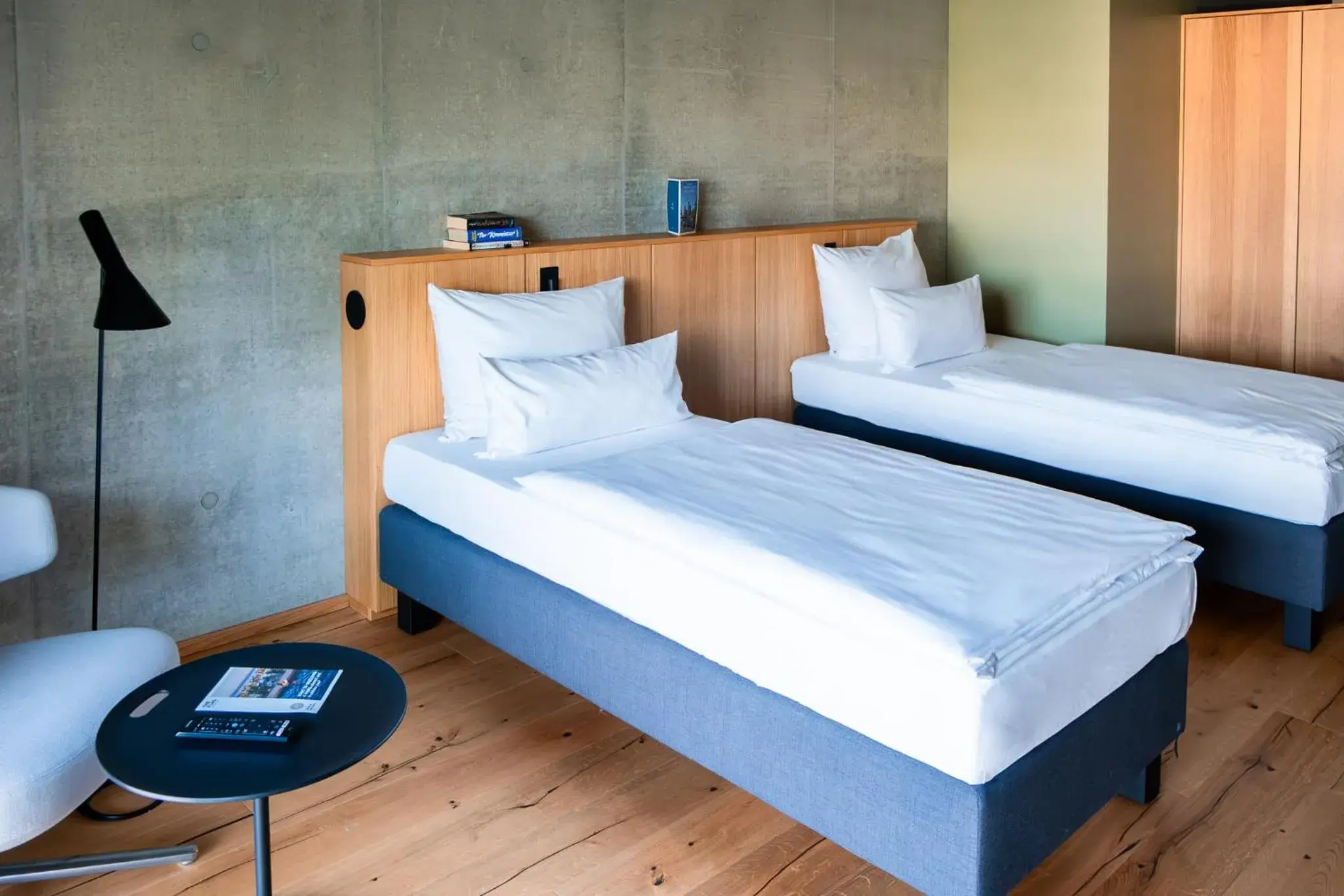 Bed in THE FLAG West M. Bed in THE FLAG West M.