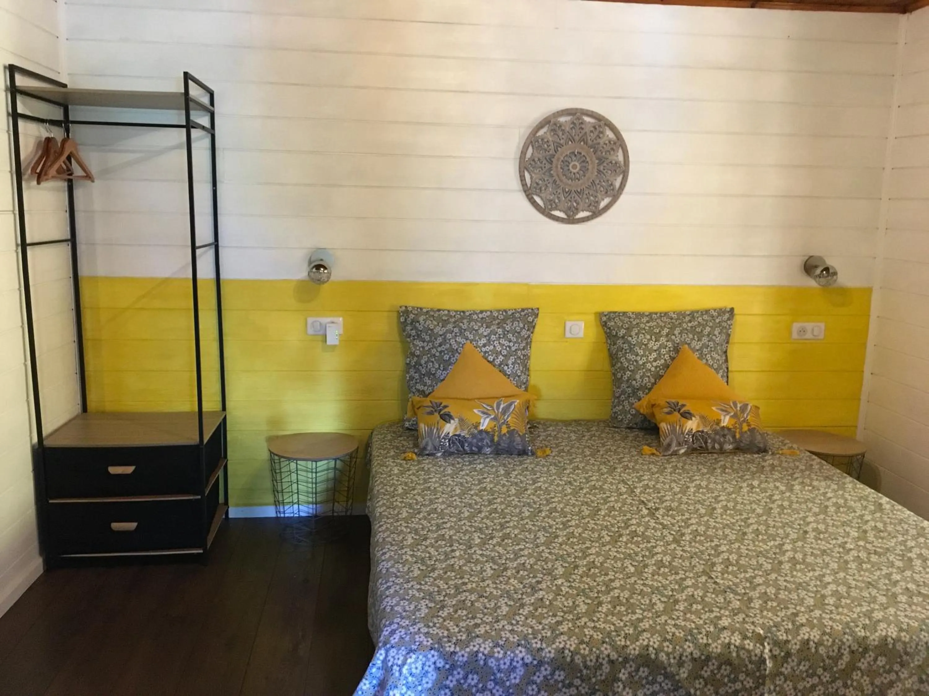 Photo of the whole room, Bed in Ti kaz Hoareau