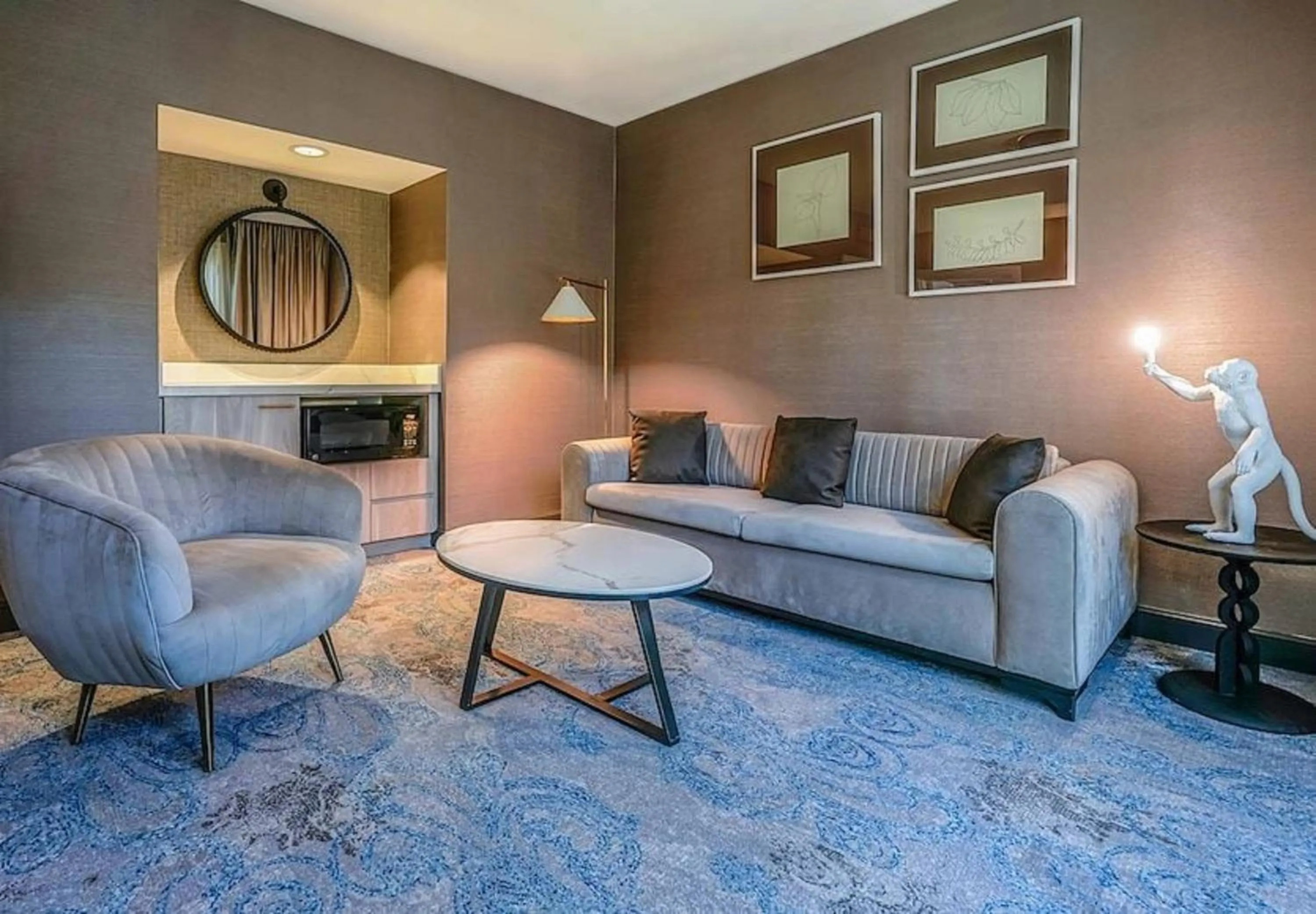 Property building in Hotel Amarano Burbank-Hollywood