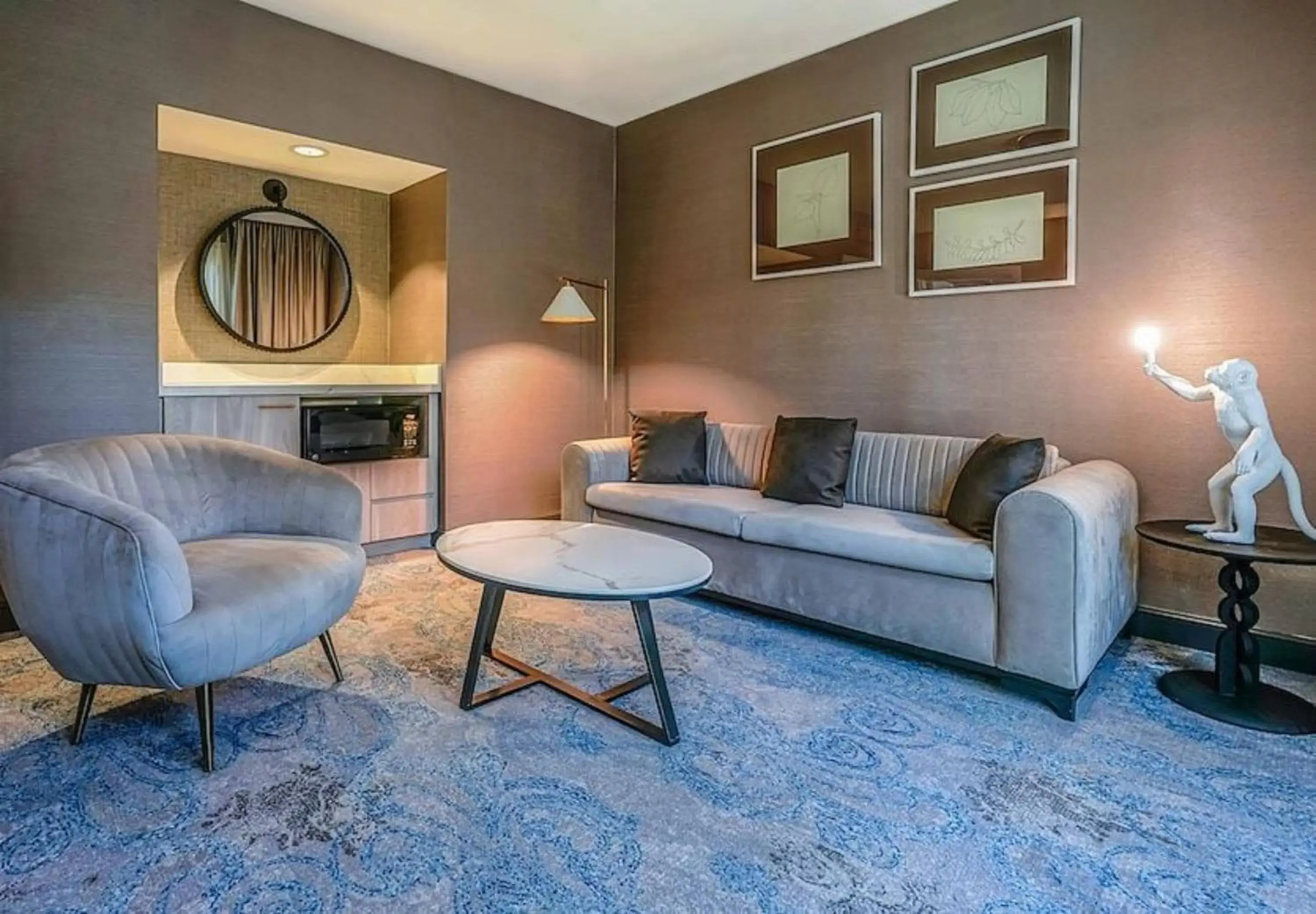 Property building in Hotel Amarano Burbank-Hollywood Property building in Hotel Amarano Burbank-Hollywood